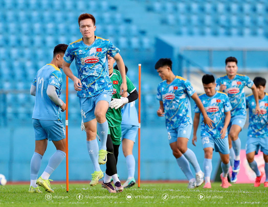 ក្រុមវៀតណាមបានហ្វឹកហាត់លើកដំបូងនៅទីក្រុងហូជីមិញ ដោយត្រៀមប្រកួតពីរជាមួយនេប៉ាល់ - រូបថត 3