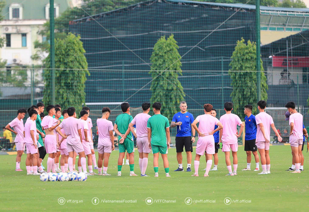 U17 វៀតណាម ហ្វឹកហាត់នៅជប៉ុន ដើម្បីត្រៀមប្រកួតជម្រុះអាស៊ី - រូបថត ១