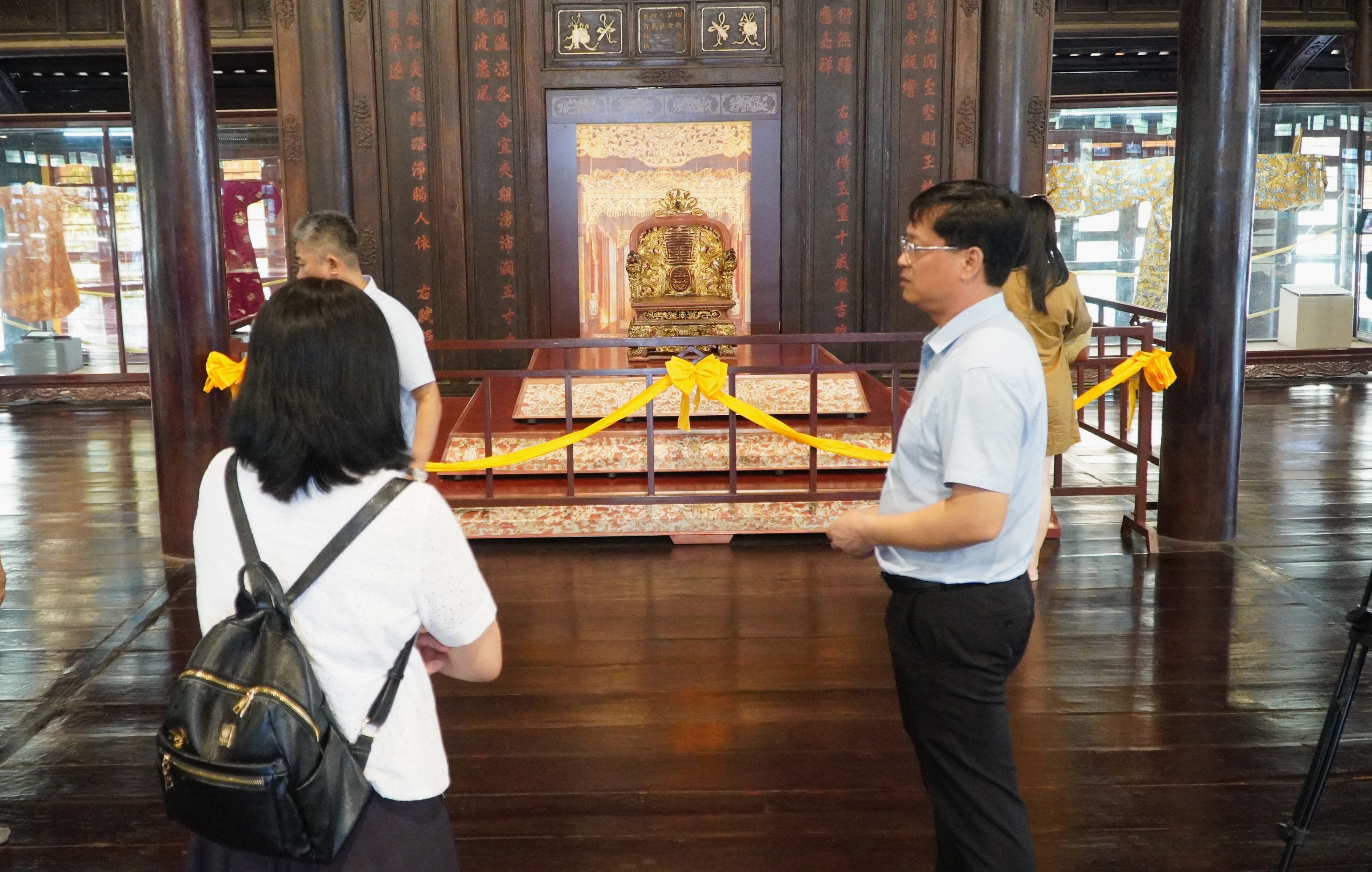 Như chưa hề có “bảo vệ đặc biệt bảo vật quốc gia” - ảnh 1