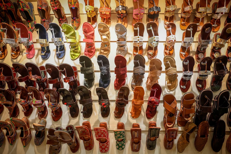 Prada mengiktiraf warisan India dalam reka bentuk sandal baharu - foto 2