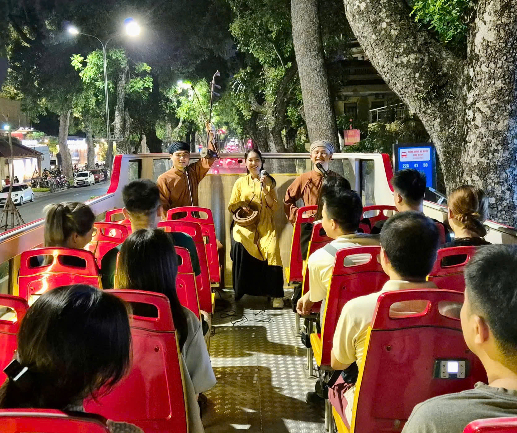 Xam, Tuong, Cheo... Z kuşağına yetişiyor - fotoğraf 1