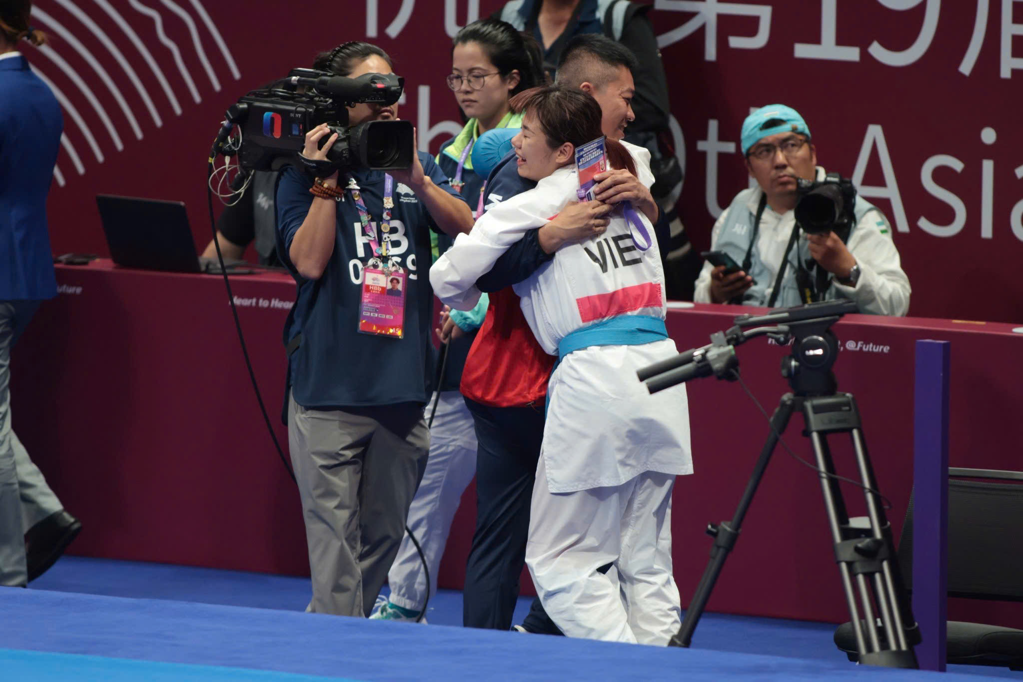 Vietnamese television stations face difficulties - photo 1