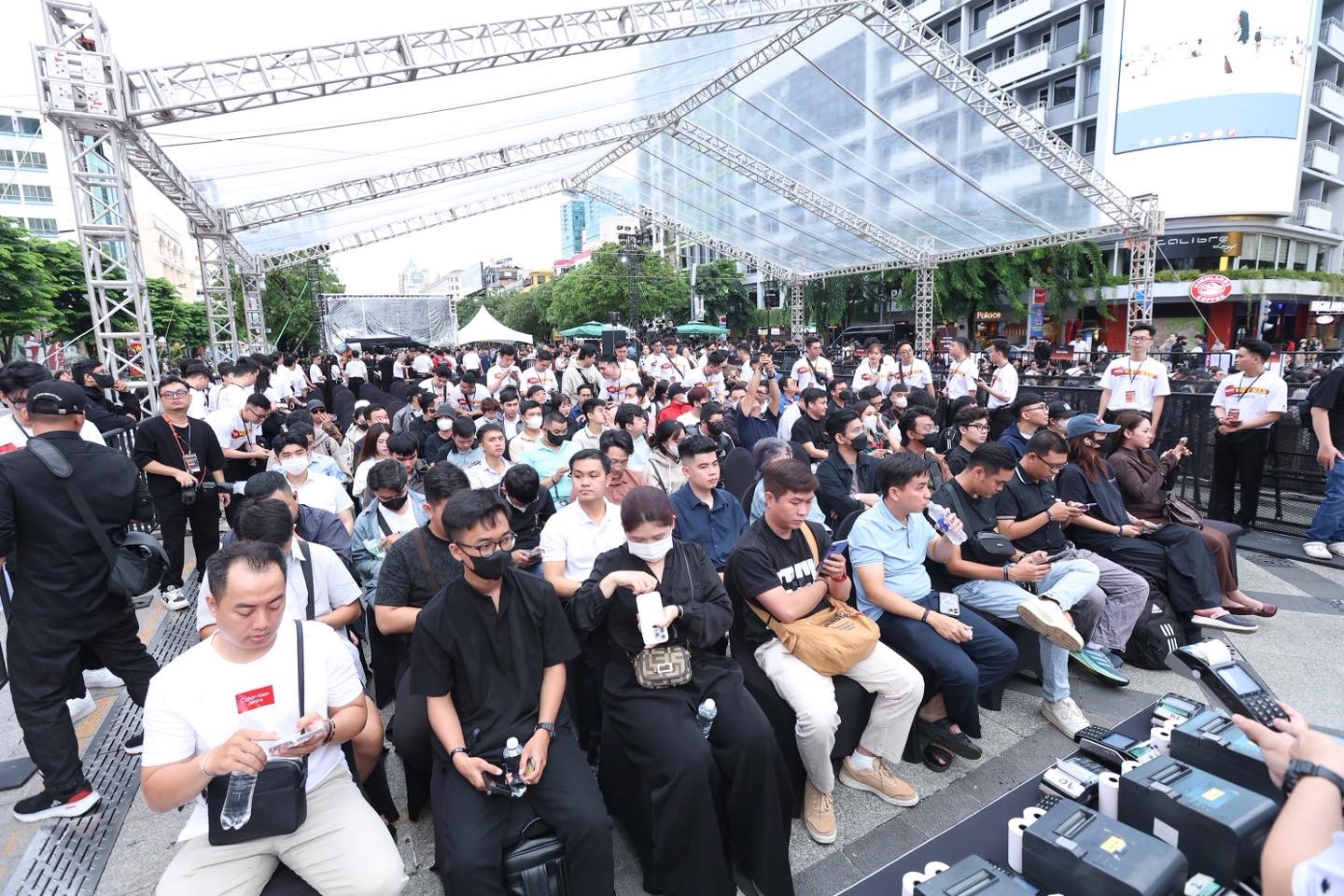 iPhone 17 លក់ដាច់ក្នុងប្រទេសវៀតណាម - រូបថត ១