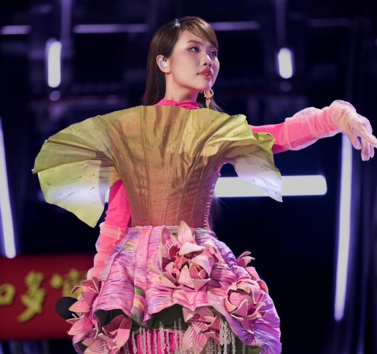 ពេលសំលៀកបំពាក់ក្លាយជា “អ្នកនាំសារ” លើកតម្កើងអត្តសញ្ញាណវប្បធម៌វៀតណាម - រូបថត ២