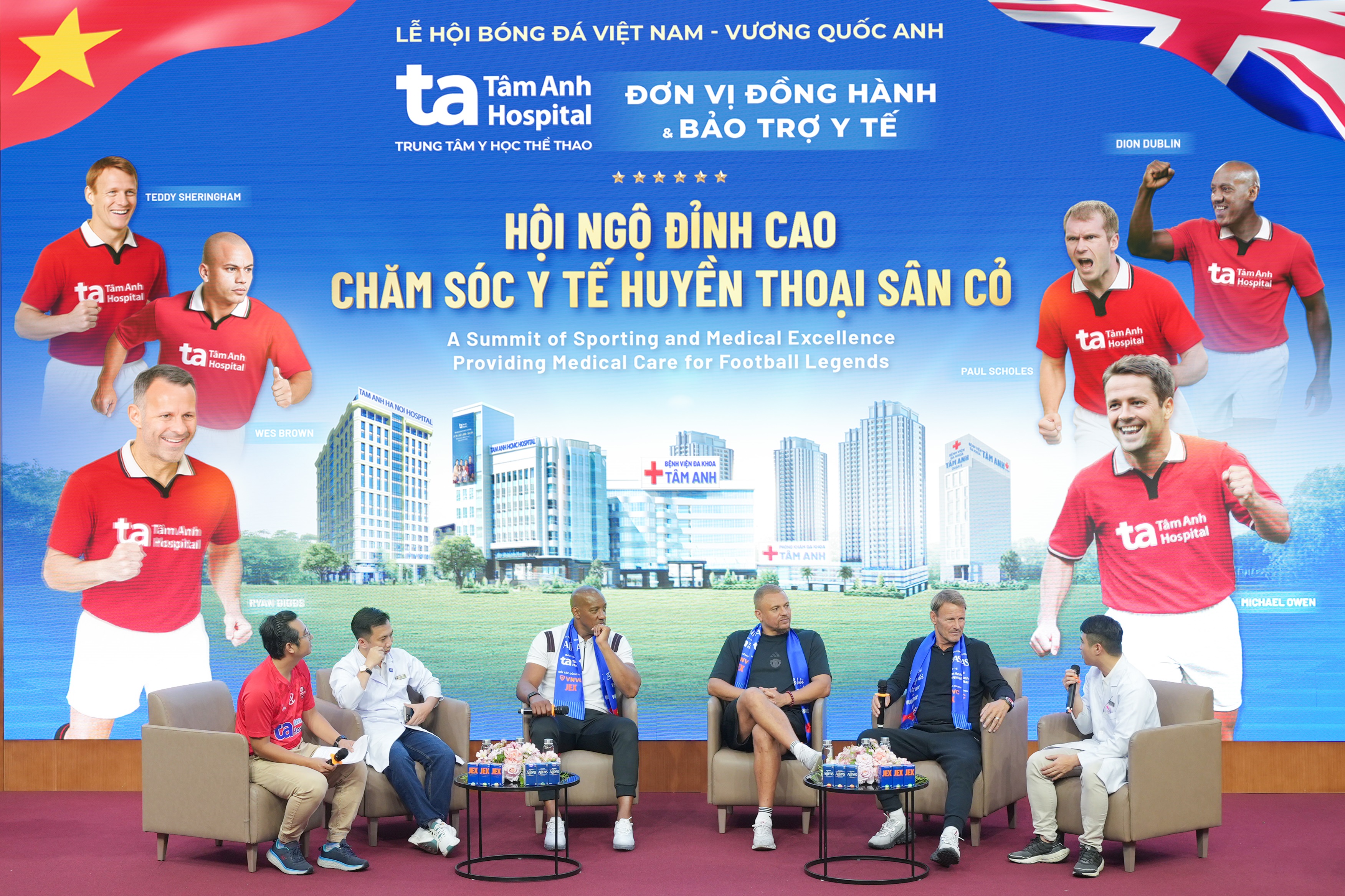 Szpital Ogólny Tam Anh podbija serca legend Manchesteru United najnowocześniejszą technologią medycyny sportowej – zdjęcie 3