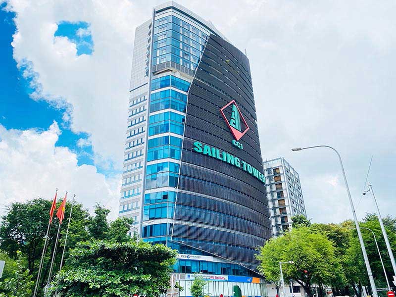 Keluarga pemimpin CC1 menjual hampir 5 juta saham - foto 1