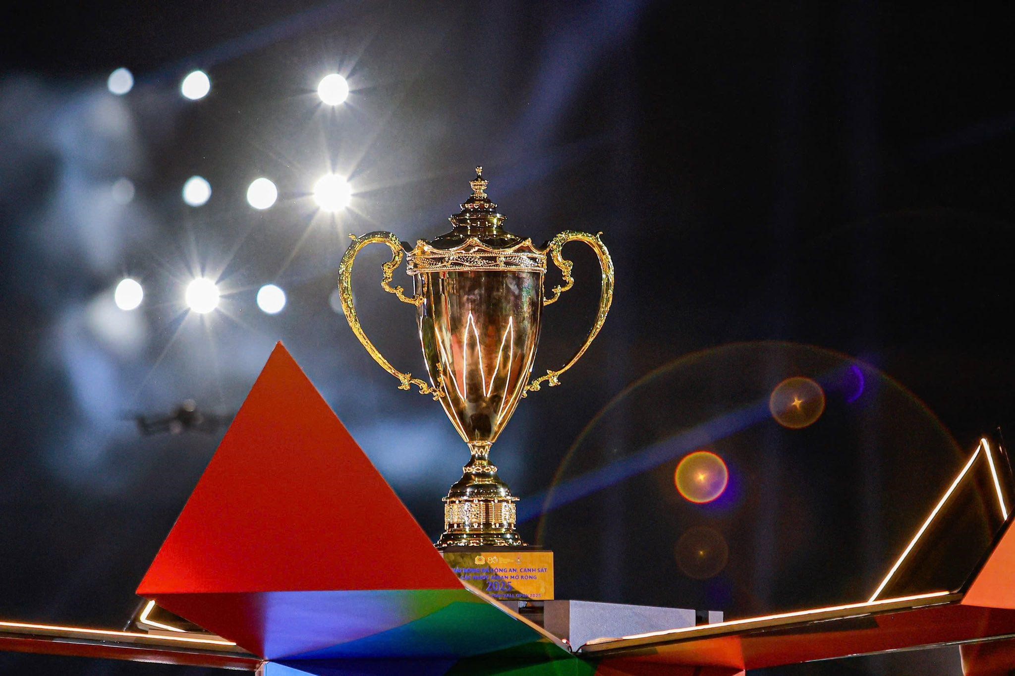 무대 중앙에 서지 못한 사람들의 이야기: 축구 대회 개막전의 화려한 밤을 장식한 이야기 - 사진 5