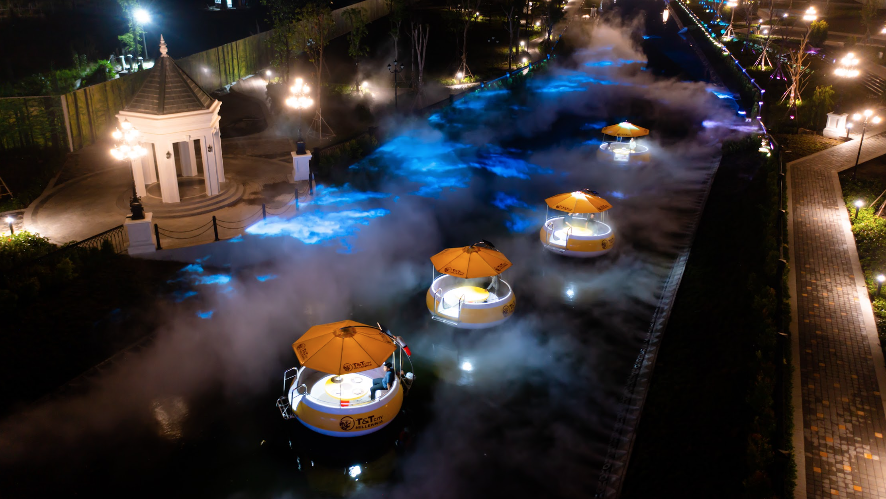 បាត់បង់នៅក្នុងពិភពរឿងនិទាននៅលើទន្លេនៃពន្លឺនៅ T&T City Millennia - រូបថត 3