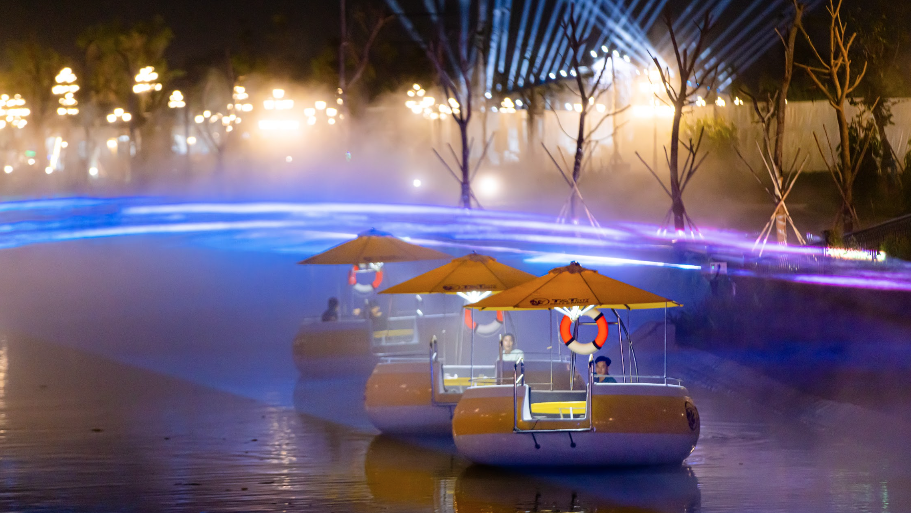 បាត់បង់នៅក្នុងពិភពរឿងនិទាននៅលើទន្លេនៃពន្លឺនៅ T&T City Millennia - រូបថត 9