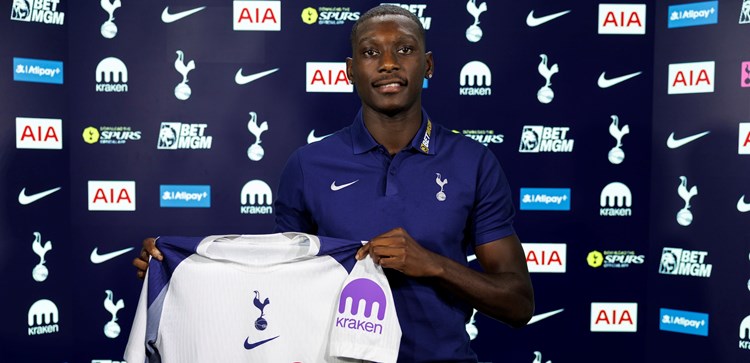 Tin chuyển nhượng bóng đá ngày cuối hè 2025: Man United đón thủ môn mới, nhưng không phải Emiliano Martinez - ảnh 3