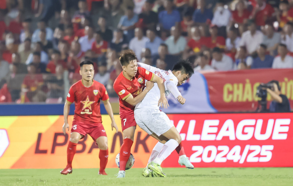 Comments on the match The Cong vs Ha Tinh, 7:15 p.m. ថ្ងៃទី 28 ខែកញ្ញា: មិនងាយស្រួលសម្រាប់ក្រុមម្ចាស់ផ្ទះ - រូបថត 2