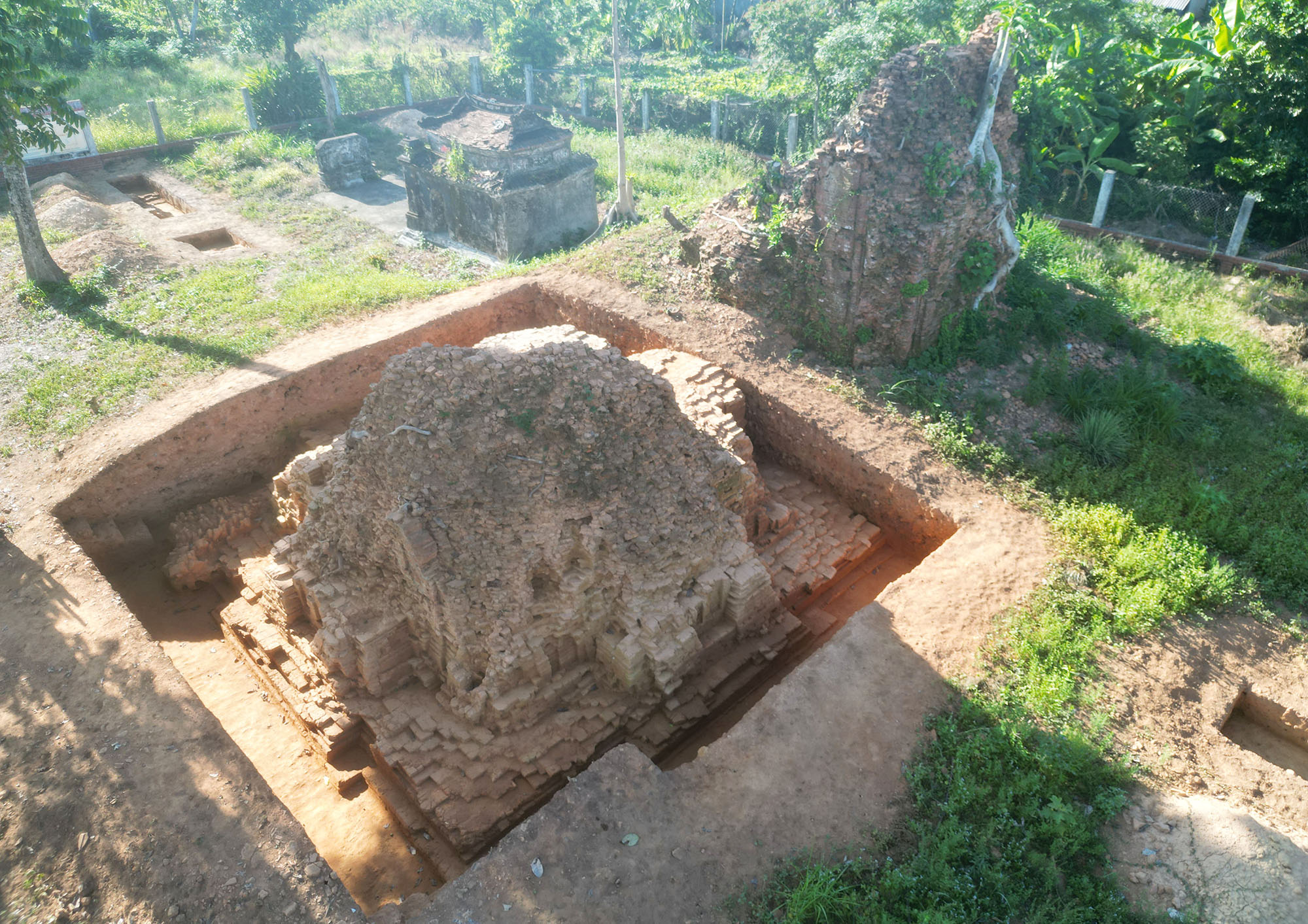2. fázisú régészeti feltárás engedélyezése a Lieu Coc ikertornyok ereklyéjén - 3. kép