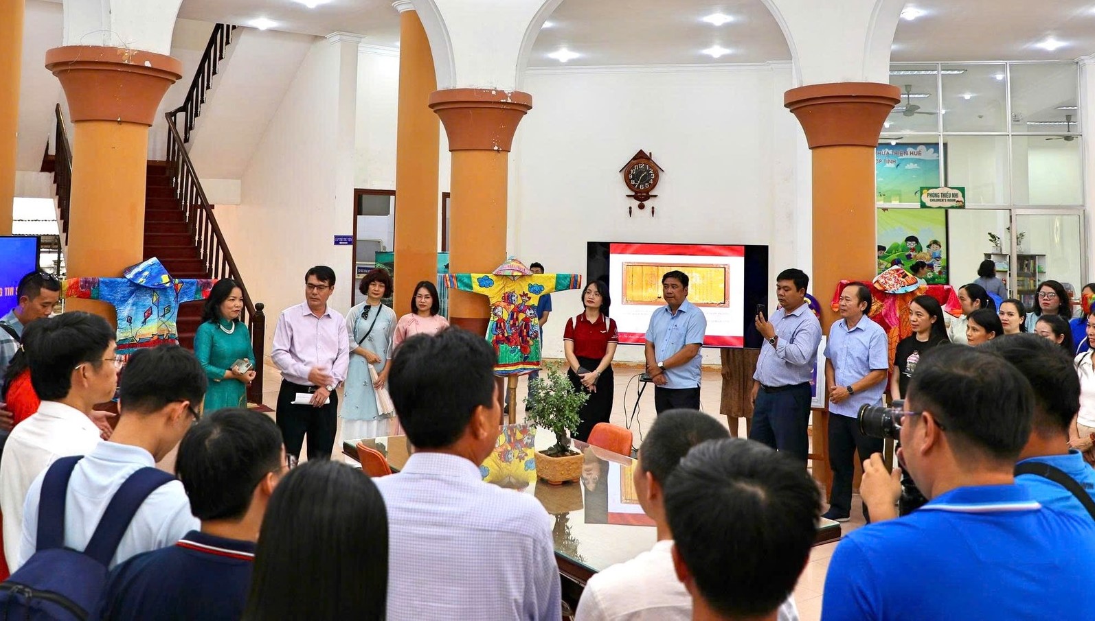 វគ្គបណ្តុះបណ្តាលស្តីពីការរក្សាទុកធនធានព័ត៌មានឌីជីថលសម្រាប់បុគ្គលិកបណ្ណាល័យ - រូបថត ២