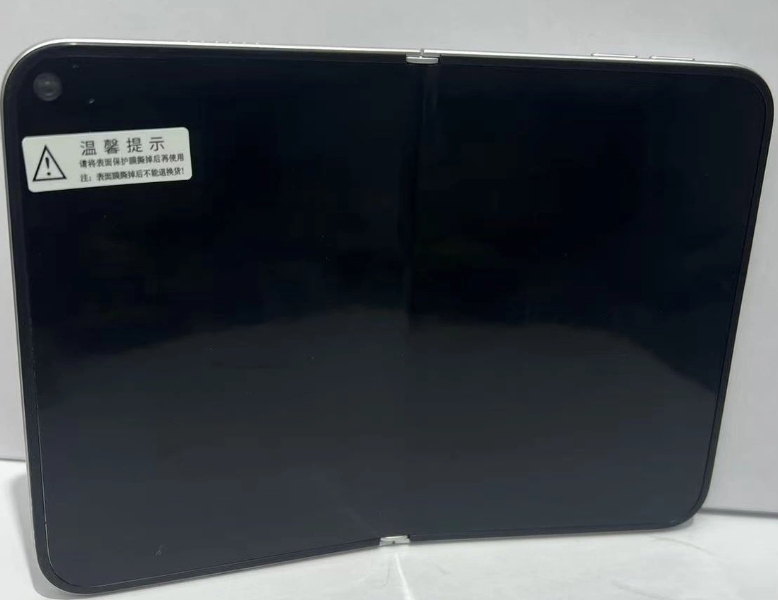iPhone gập lộ diện: Khung titan mỏng kỷ lục, duy nhất màu trắng - ảnh 2