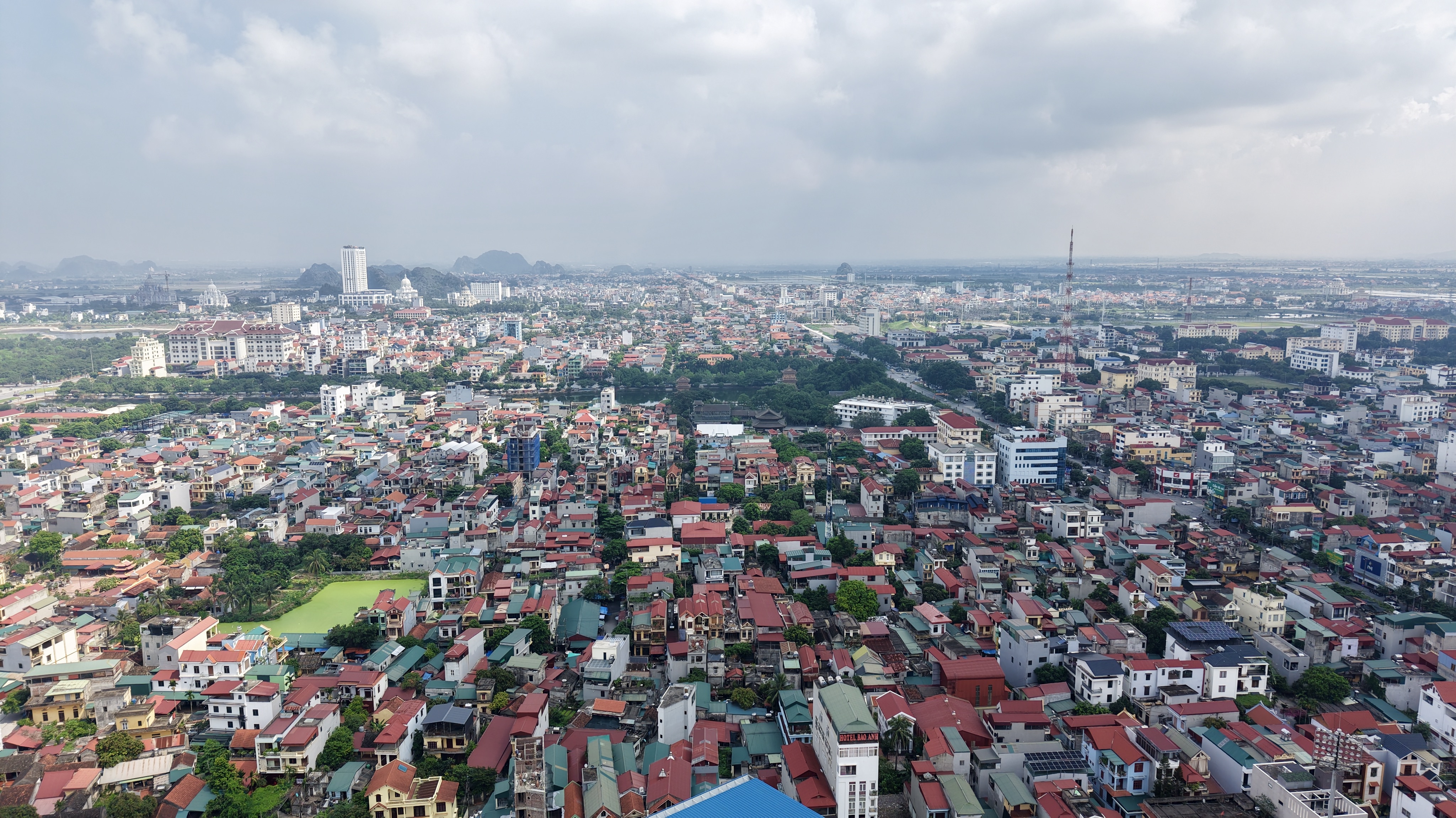 Ninh Bình: Cần trên 22.600 tỉ đồng thực hiện GPMB đường sắt tốc độ cao - ảnh 1