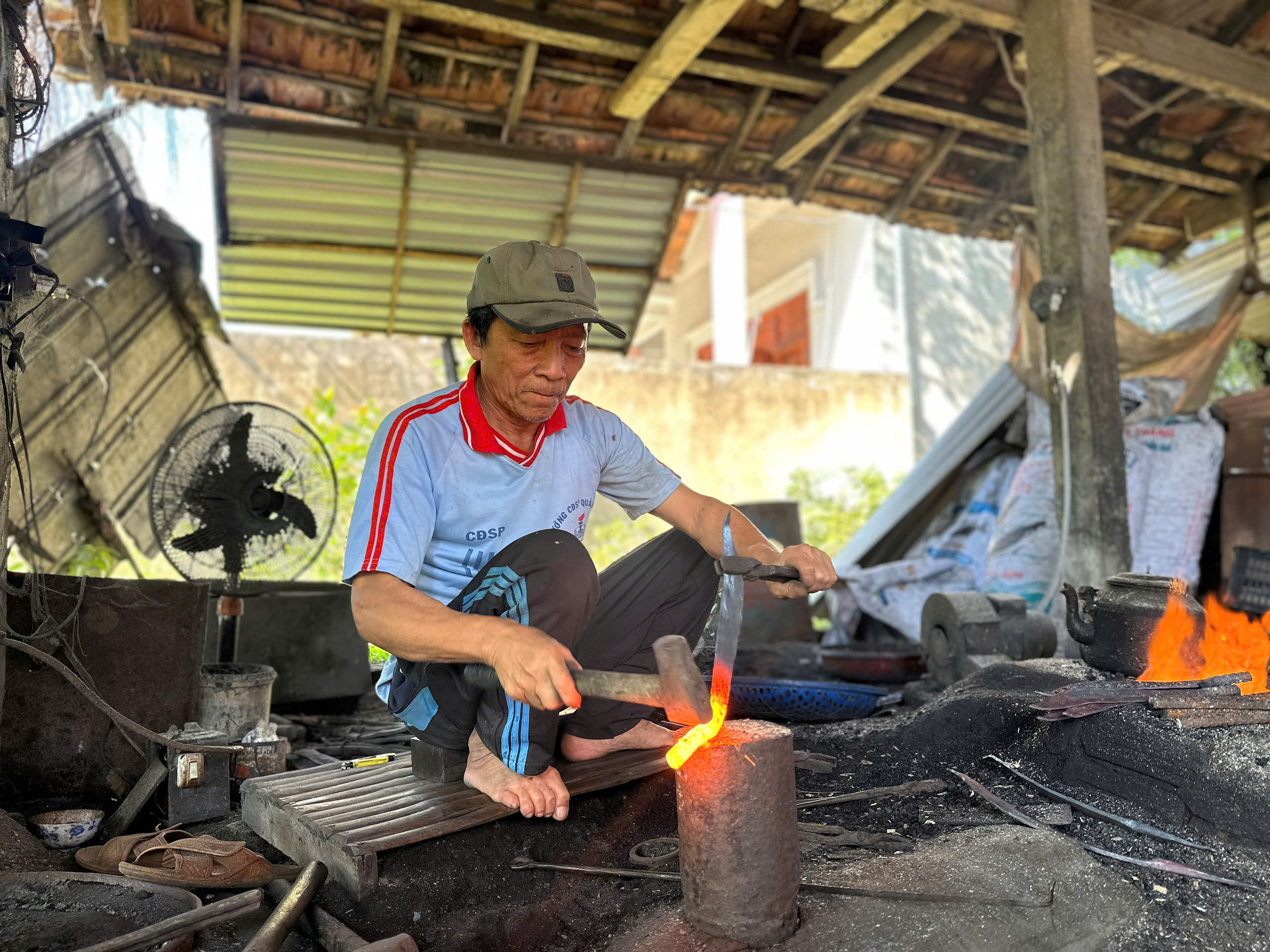 “Giữ lửa” nghề rèn