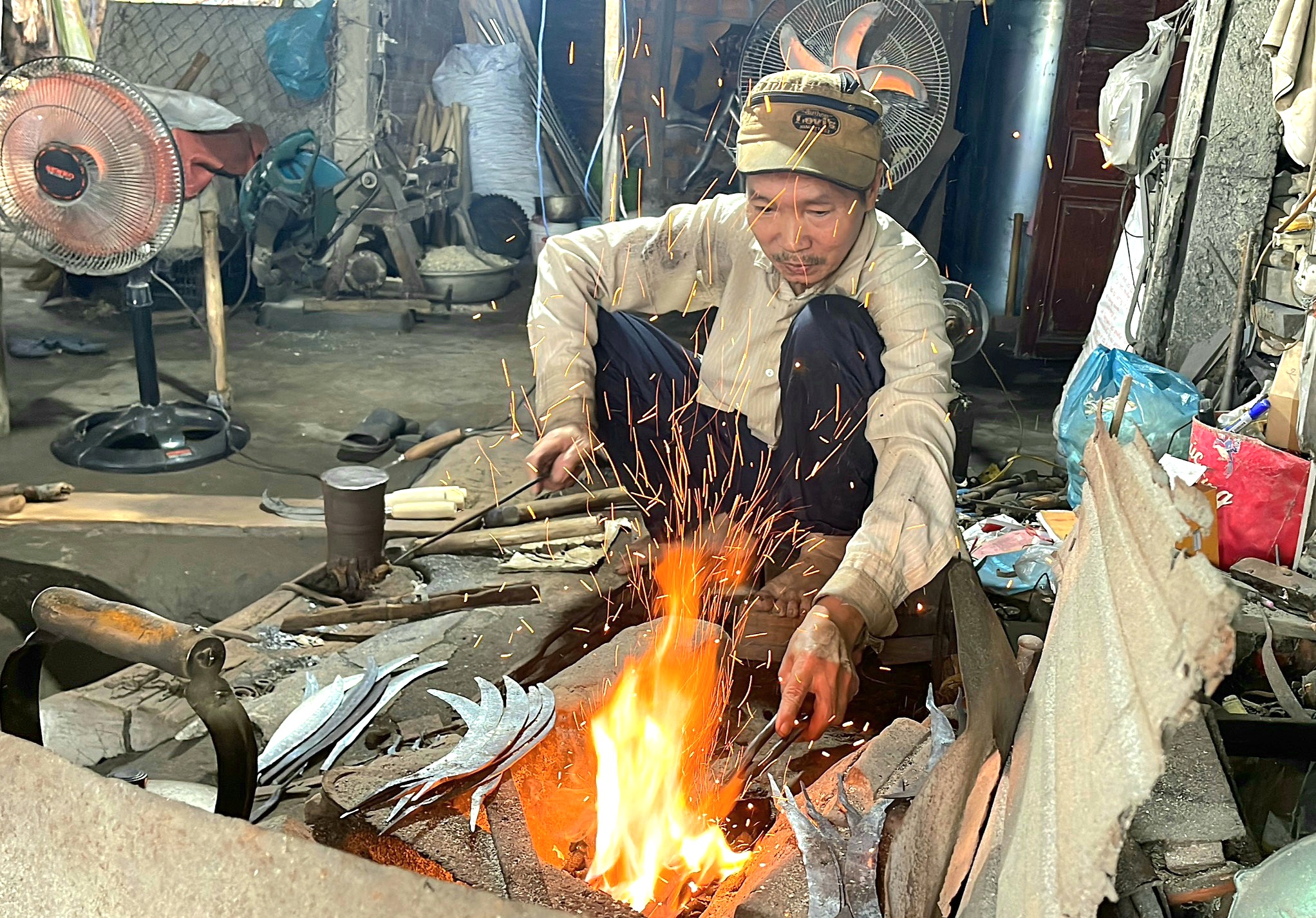 “Giữ lửa” nghề rèn