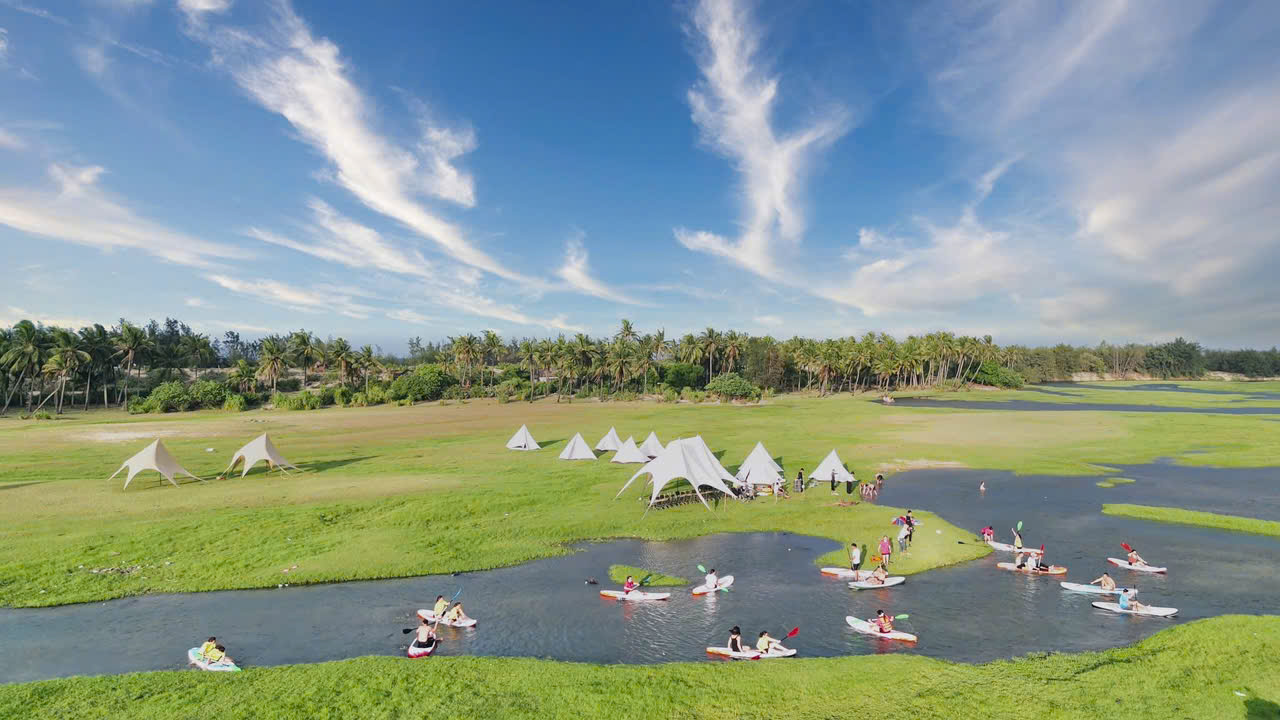 קואנג נגאי מוכנה לקבל את פני האורחים לרגל היום הלאומי ב-2 בספטמבר - תמונה 7