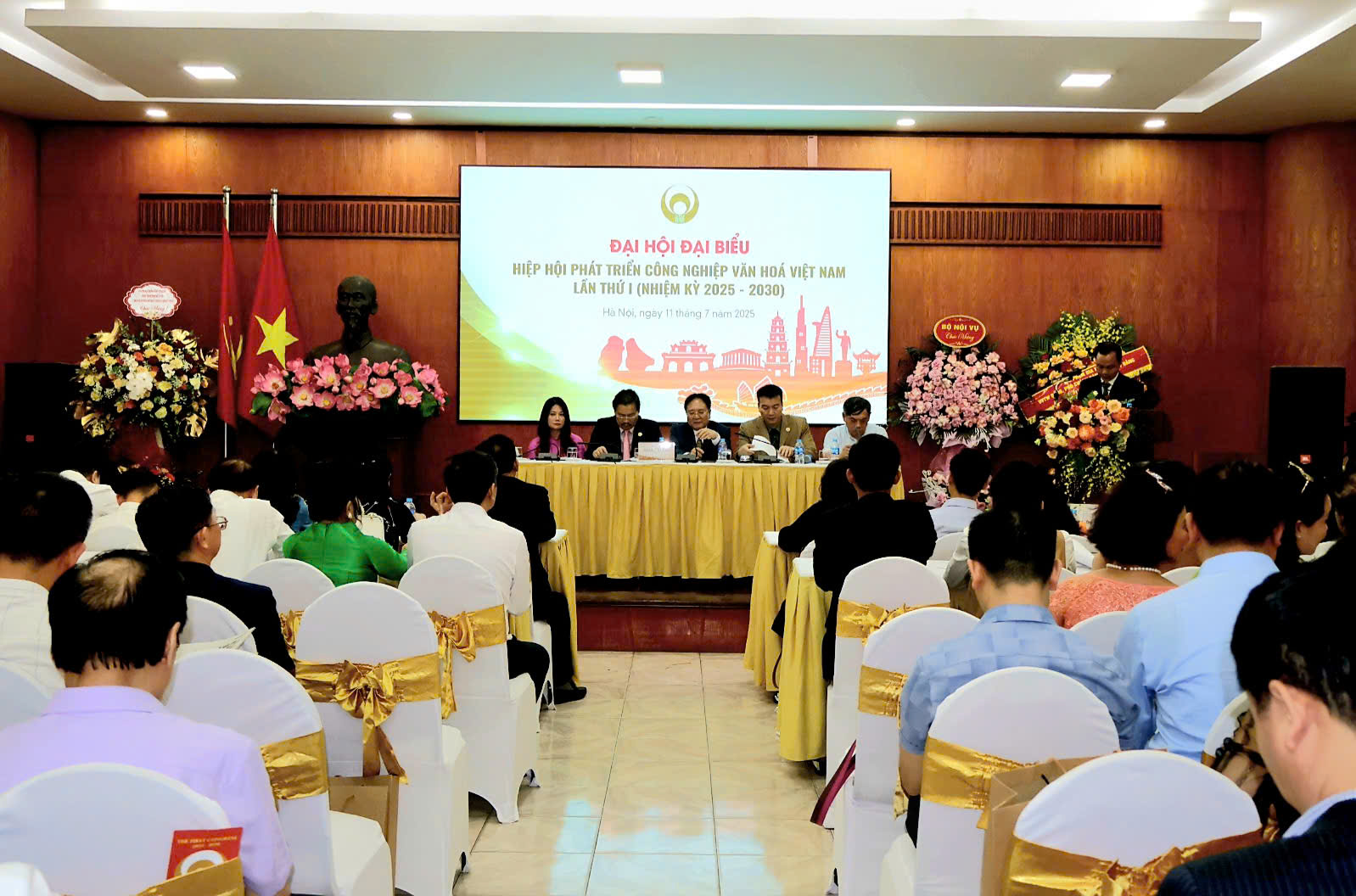 Artis Rakyat Vuong Duy Bien