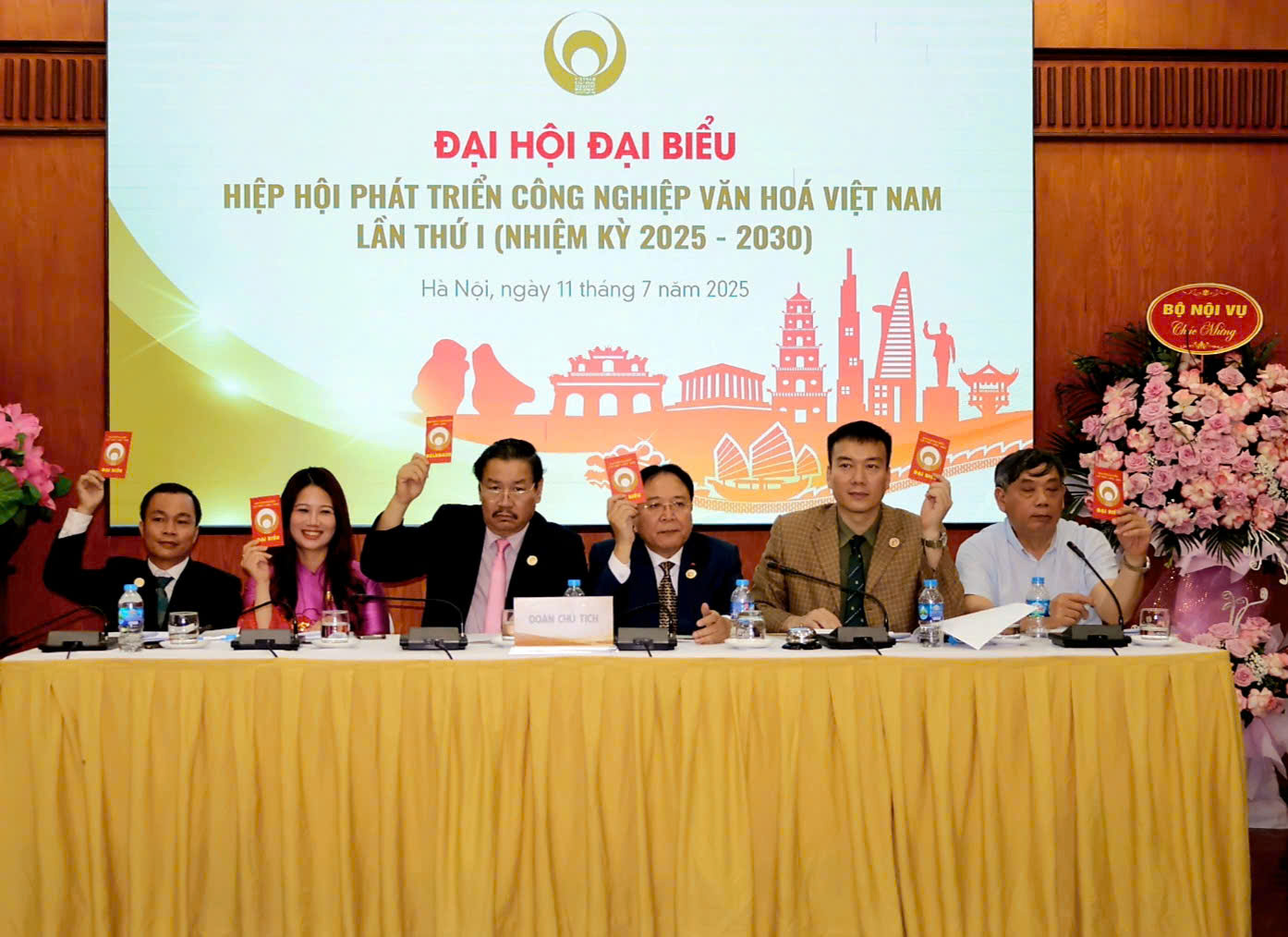 Artis Rakyat Vuong Duy Bien