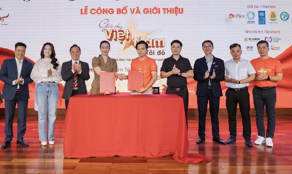 इतिहास को जोड़ने और वियतनामी भावना के प्रसार की यात्रा - फोटो 3