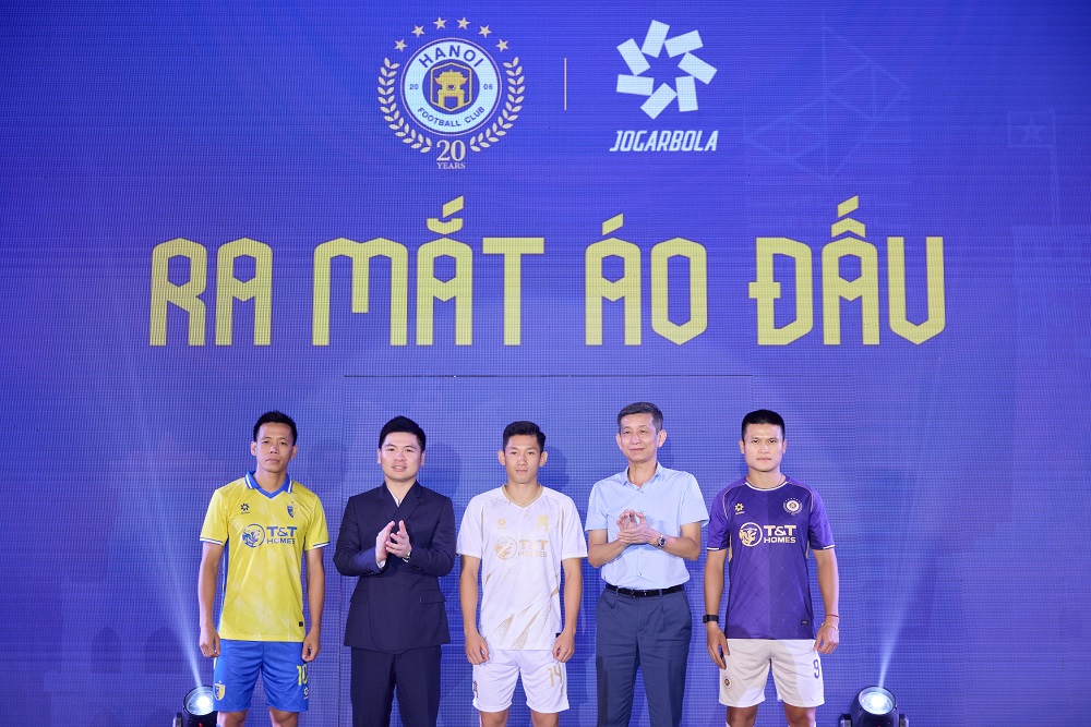 Hà Nội FC xuất quân mùa giải 2025/26 và khai trương cửa hàng chính thức - ảnh 1