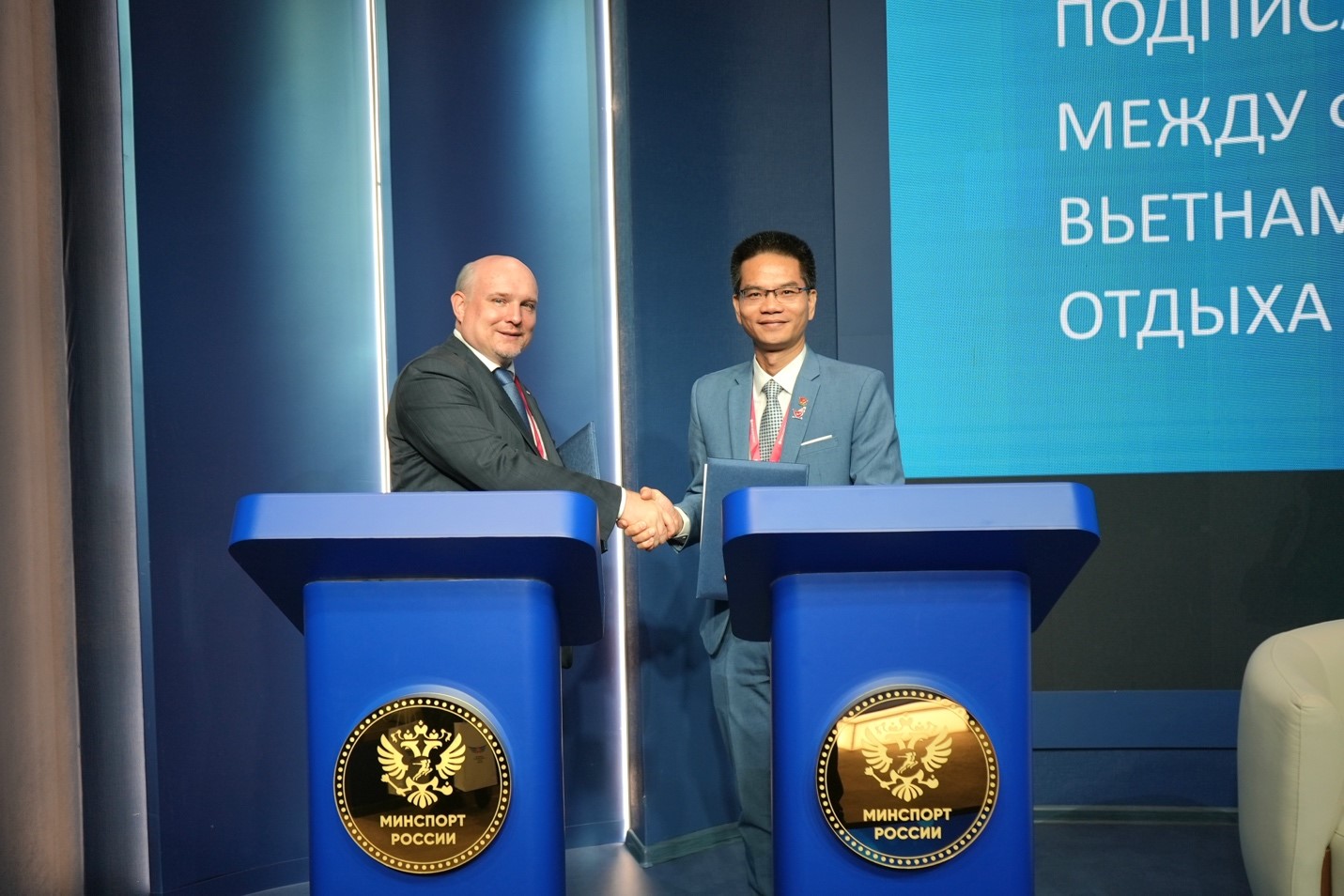 VIRESA assina acordo de cooperação para desenvolver e-sports com a Federação Russa de Esportes Eletrônicos - foto 1