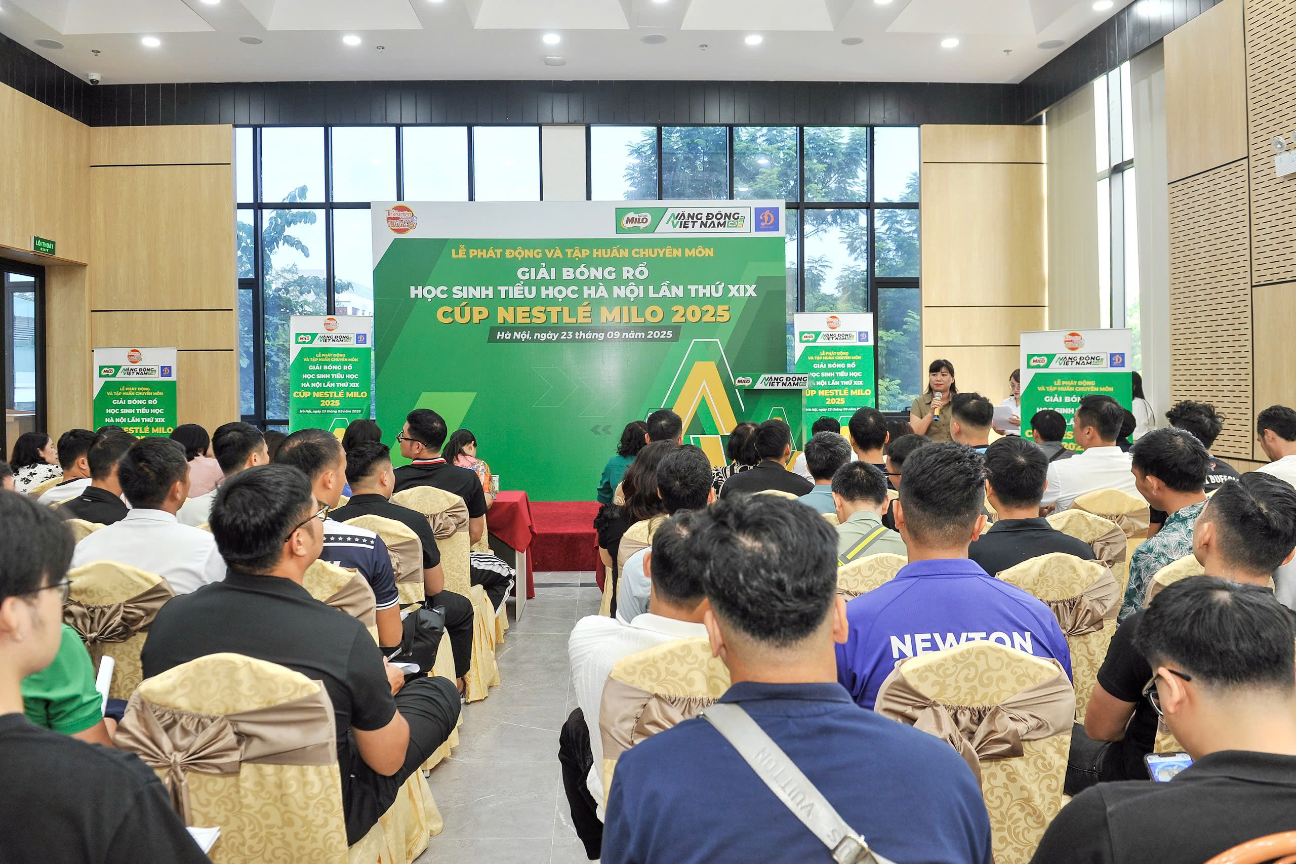 បើកការប្រកួតកីឡាបាល់បោះសាលាបឋមសិក្សាហាណូយ - រូបថត ១