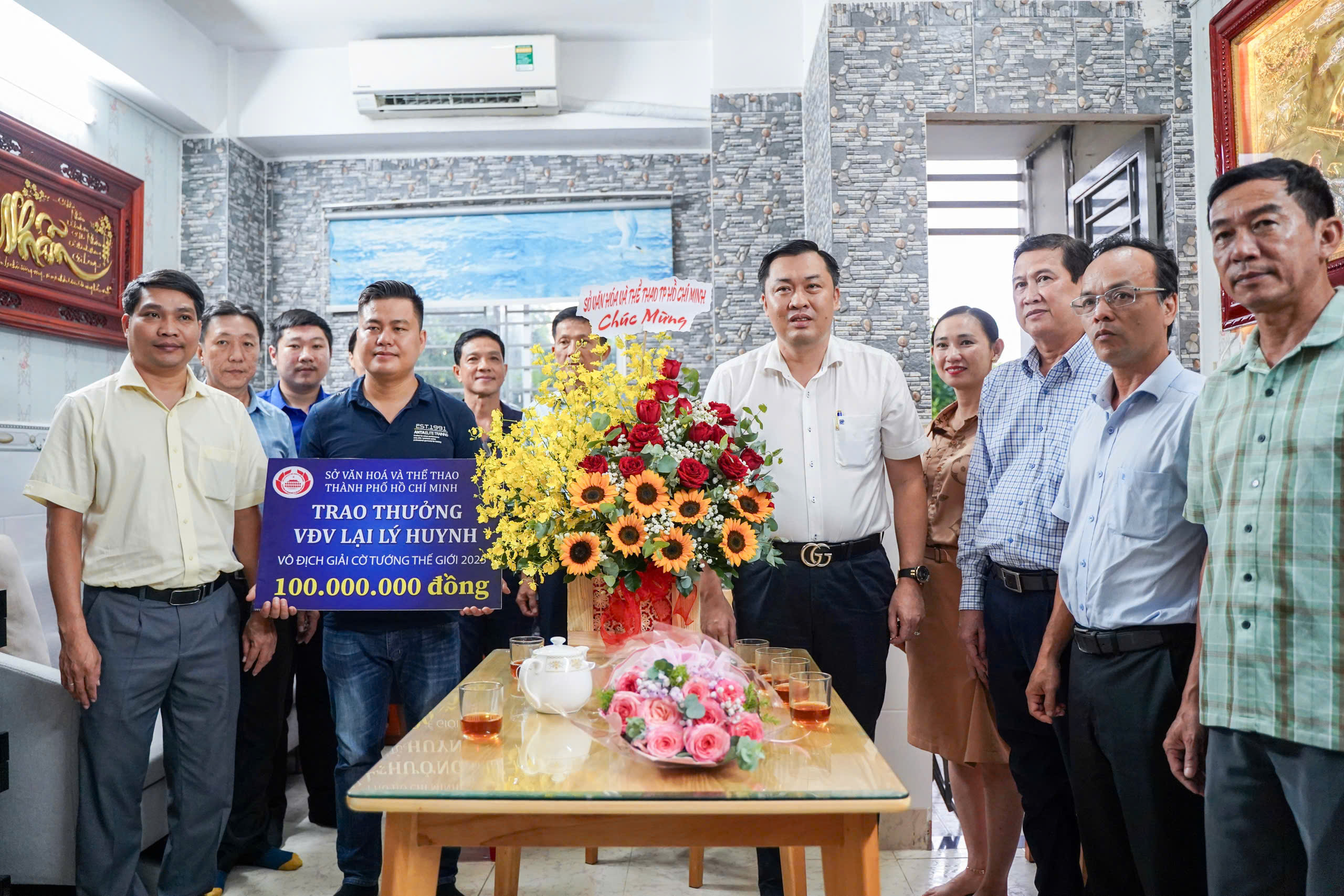 ទីក្រុងហូជីមិញផ្តល់ប្រាក់រង្វាន់ដល់អ្នកលេងអុក Lai Ly Huynh - រូបថត ២