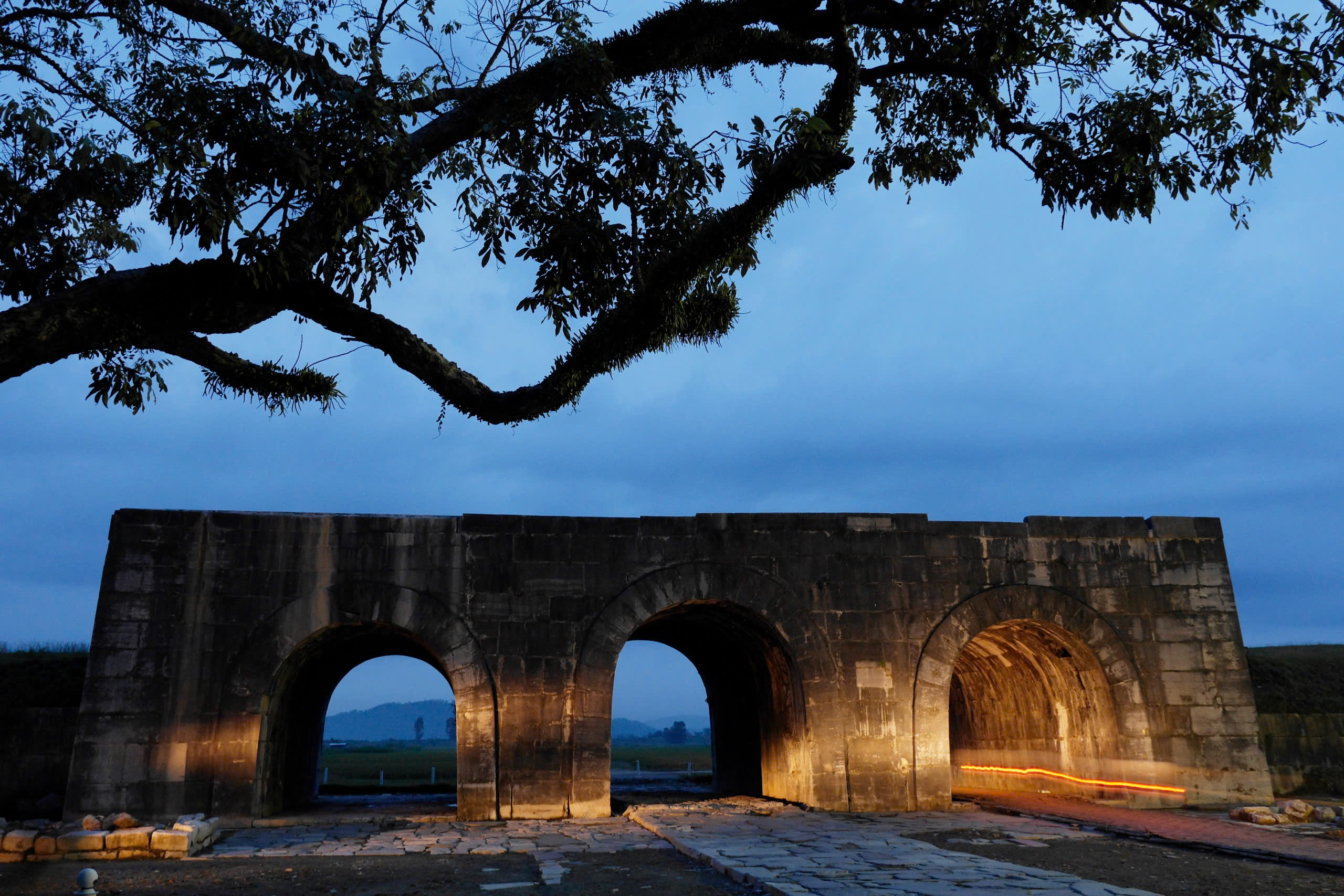 សិស្សប្រកួតប្រជែងដើម្បីក្លាយជាមគ្គុទ្ទេសក៍ទេសចរណ៍បេតិកភណ្ឌ Ho Dynasty Citadel នៅលើ TikTok - រូបថត 2