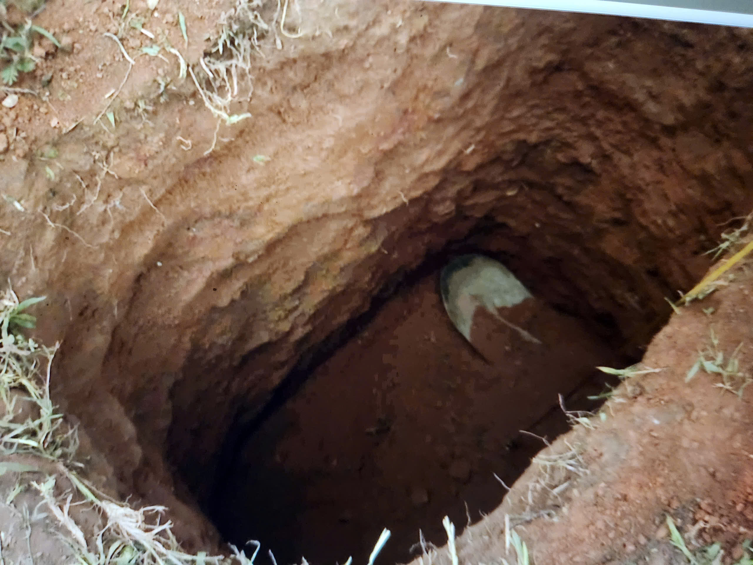 Тхань Хоа повідомив Міністерство культури, спорту та туризму про осквернення гробниці короля Ле Тук Тонга - фото 2