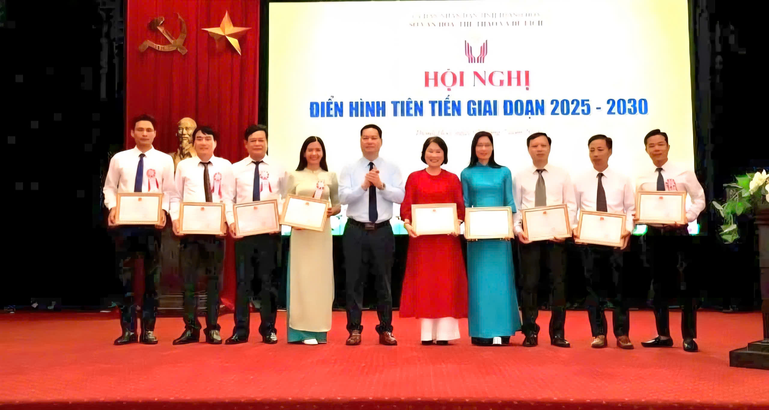 タインホアは地域の文化、スポーツ、観光の中心地となることを決意 - 写真4