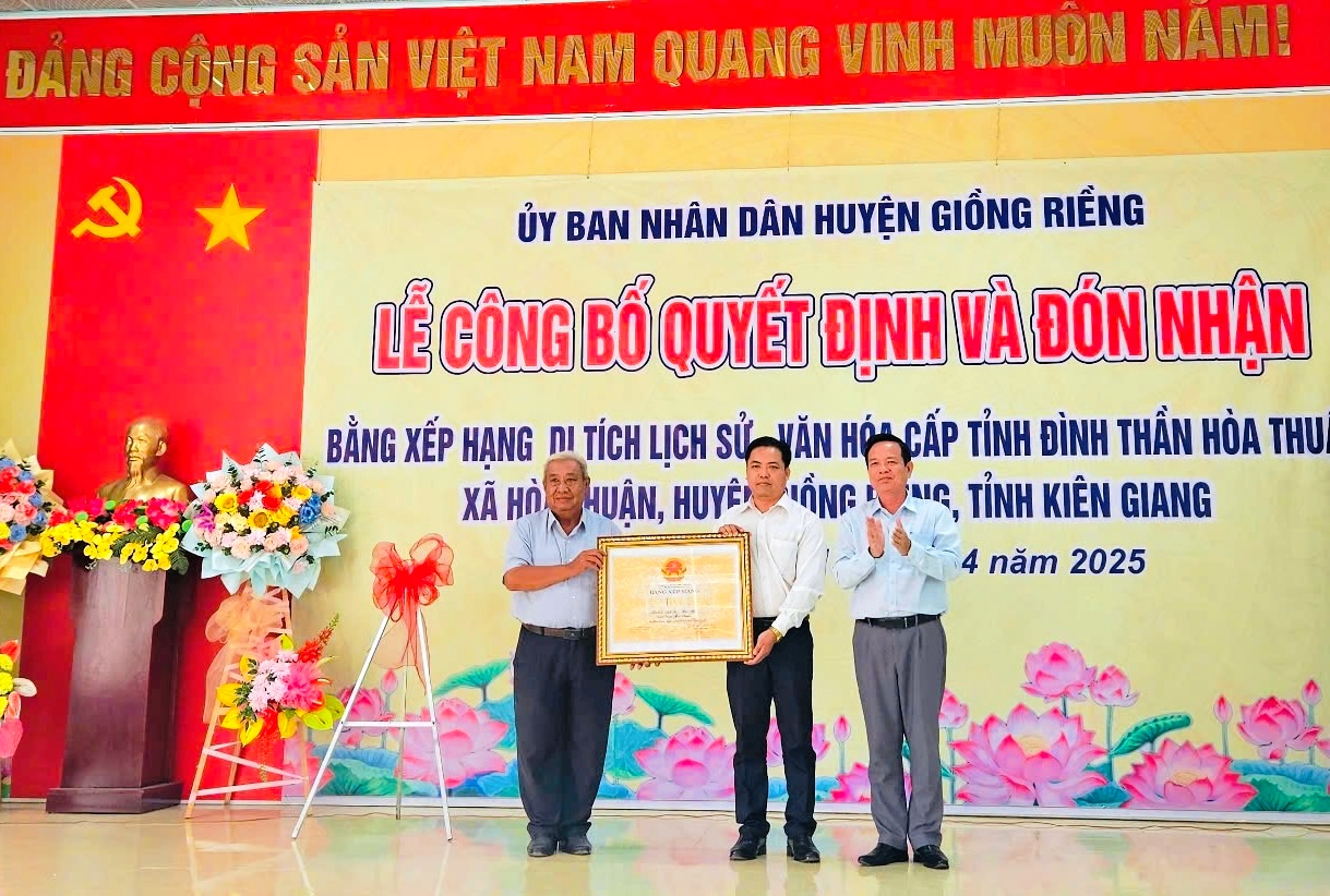 Kien Giang ចាត់ថ្នាក់ផ្ទះសហគមន៍ Hoa Thuan ជាវត្ថុបុរាណ និងវប្បធម៌ - រូបថត ១