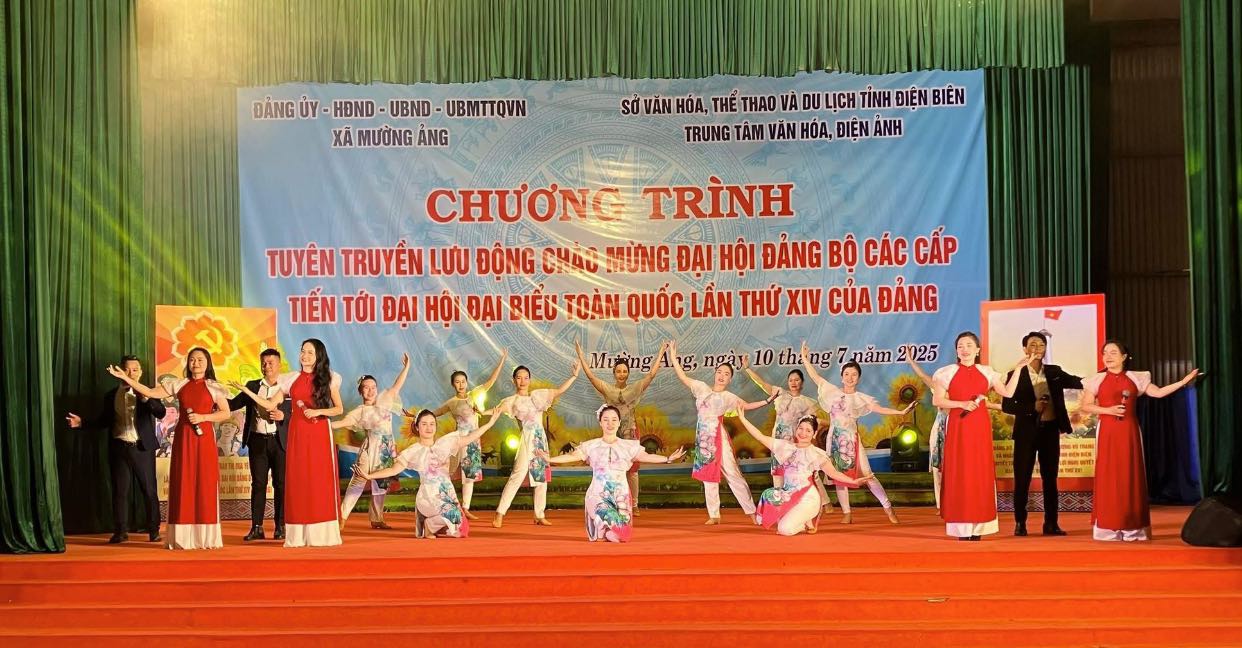 Høydepunkter fra propagandaprogrammet for å ønske partikongressene på alle nivåer i Muong Ang velkommen - bilde 2