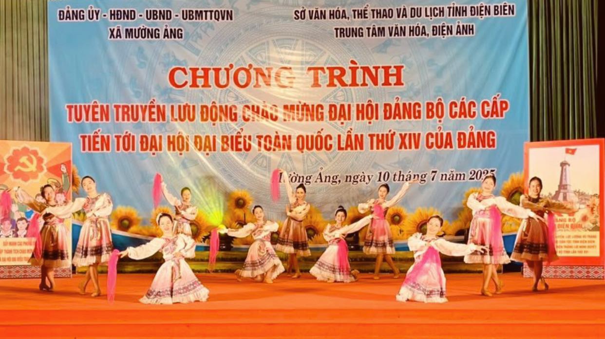 Høydepunkter fra propagandaprogrammet for å ønske partikongressene på alle nivåer velkommen i Muong Ang - bilde 5