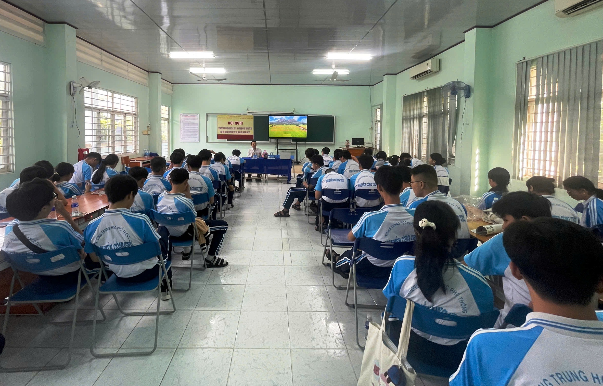 Menyebarkan Nilai Situs Arkeologi Oc Eo-Ba Menuju Warisan Budaya Dunia - foto 2