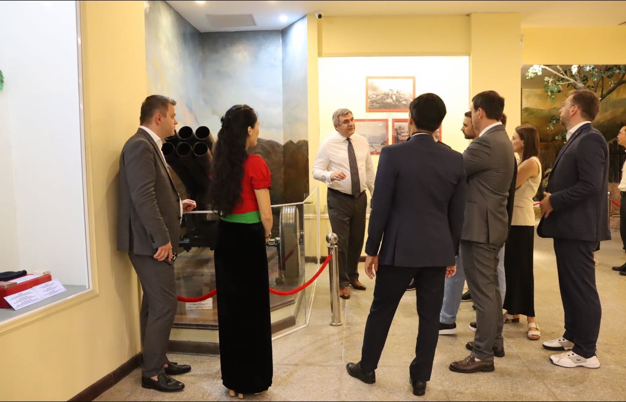 Fortalecimento da cooperação entre Dien Bien e a cidade de São Petersburgo, Rússia - foto 2