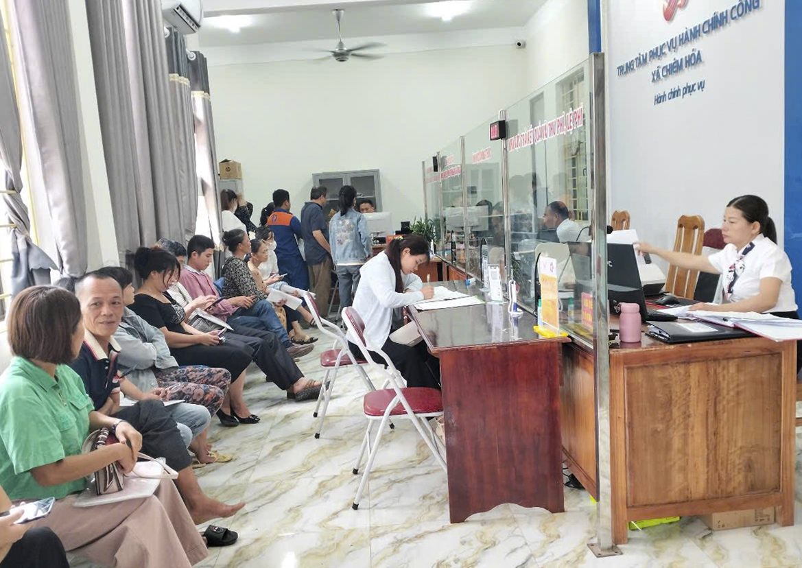 Tuyen Quang: Memperkuat transformasi digital yang sinkron dan efektif di komune dan distrik - foto 1