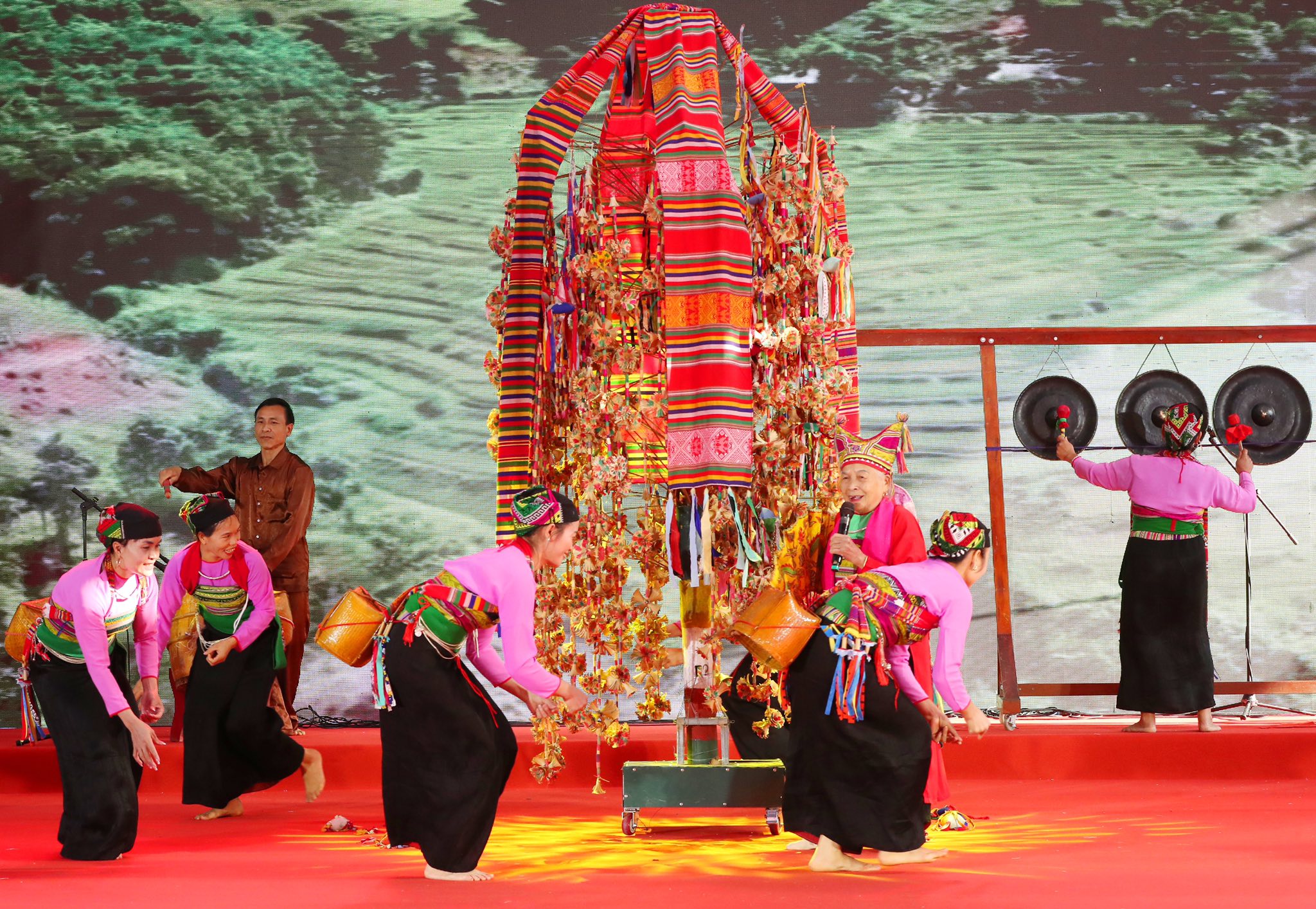 Lễ hội “Pôồn Pôông” của đồng bào dân tộc Mường Thanh Hóa