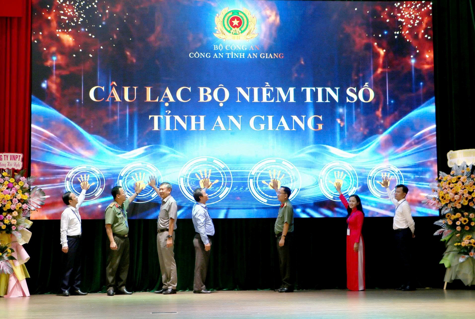 Ra mắt Câu lạc bộ “Niềm tin số tỉnh An Giang” - ảnh 1