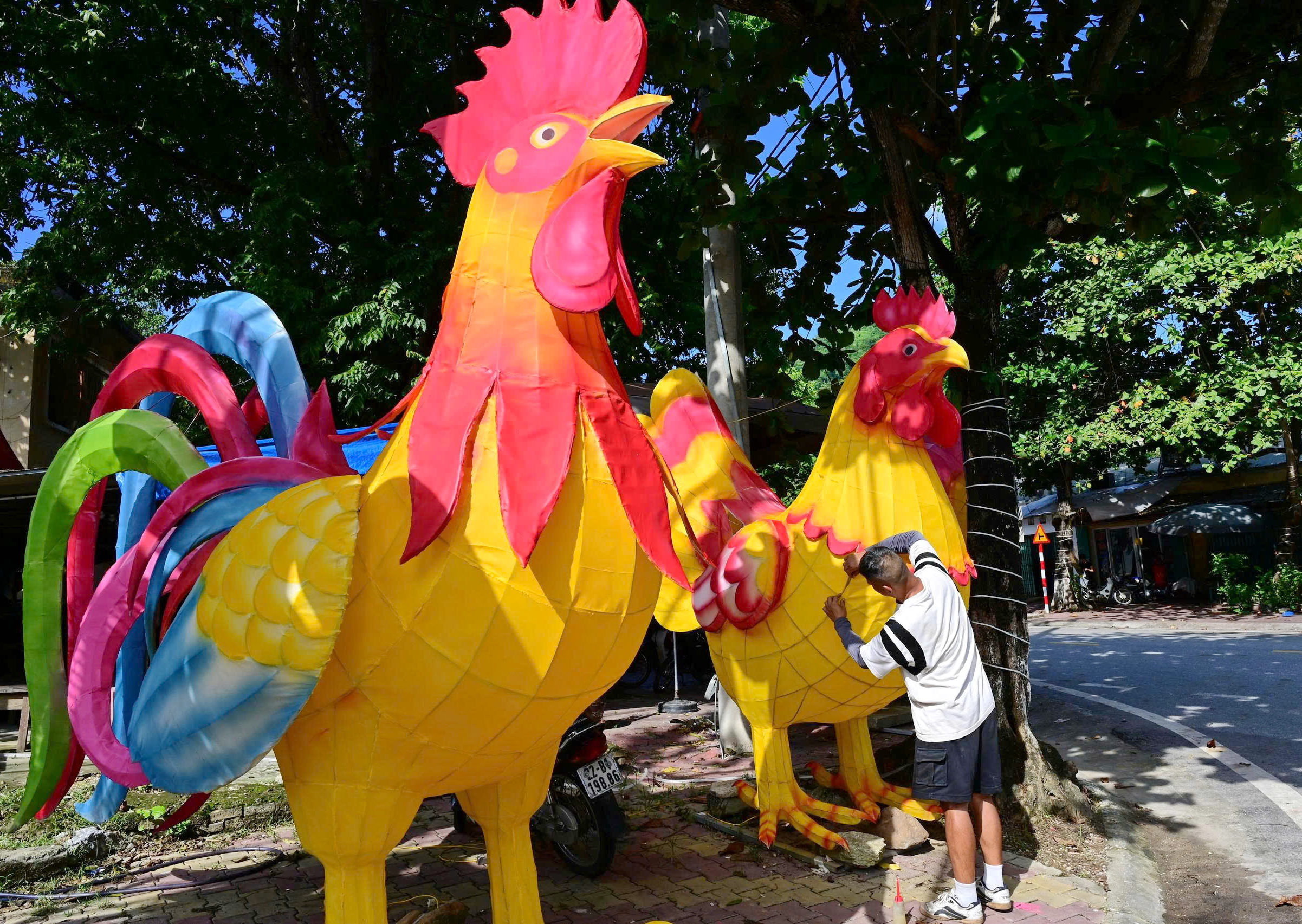 Desfile gigante de lanternas do Festival do Meio Outono para celebrar o Dia Nacional, 2 de setembro - foto 7