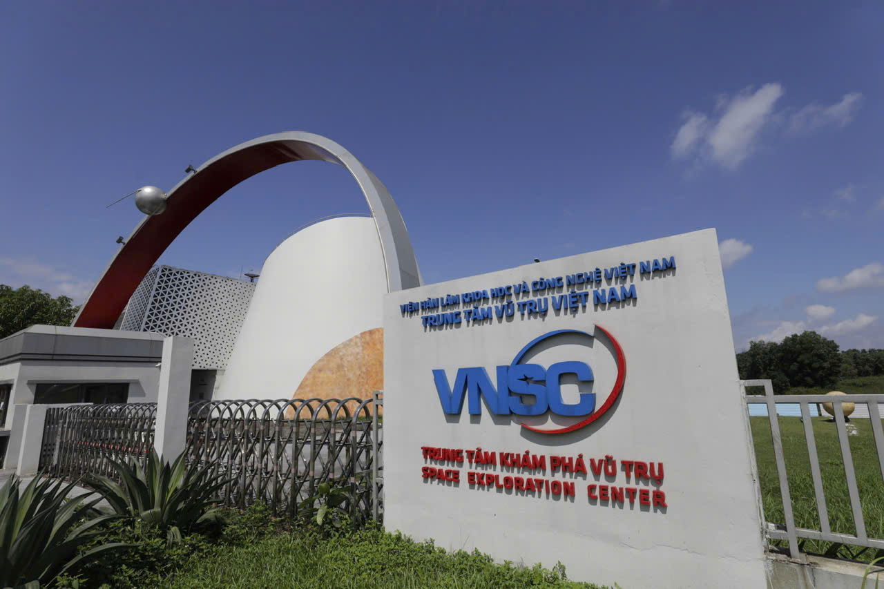 រុករកកន្លែងដែលបង្ហាញអាថ៌កំបាំងនៃសកលលោក - រូបថត 1