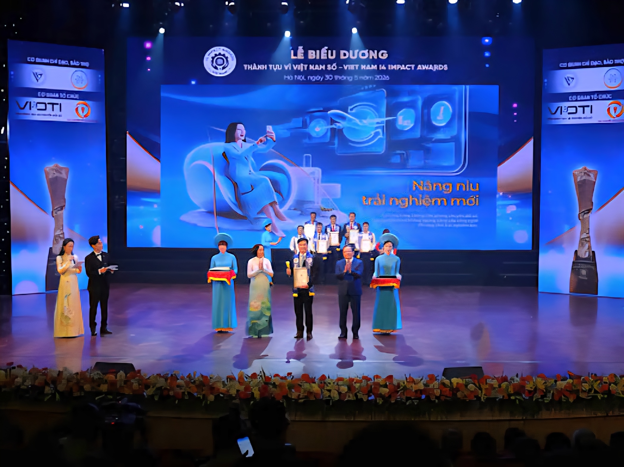 Vietnam Airlines giành cú đúp giải thưởng về chuyển đổi số - ảnh 2