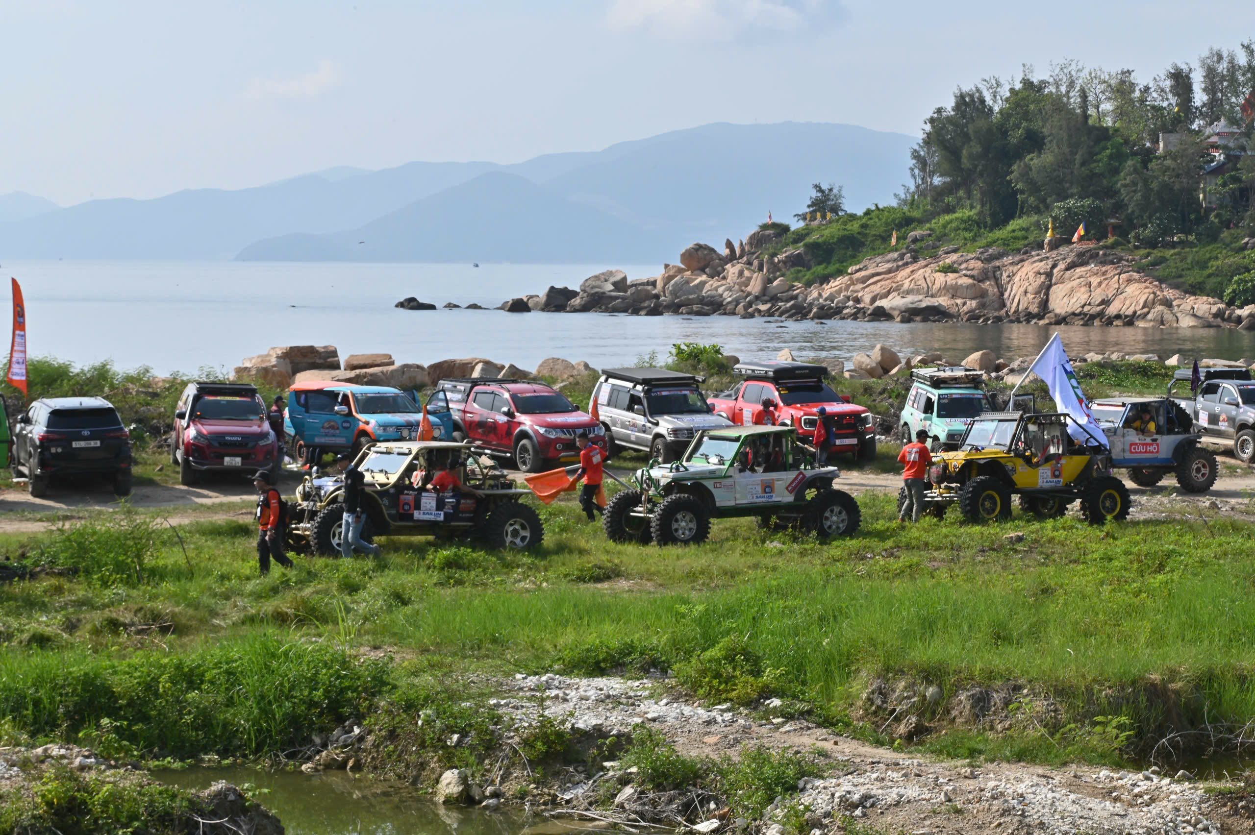 أكثر من 300 متسابق يشاركون في بطولة كأس فيكتوري تشالنج سيلون 2025 للسباقات الرياضية والطرق الوعرة - الصورة 1