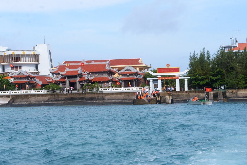 海の真ん中にある支点 - 写真2