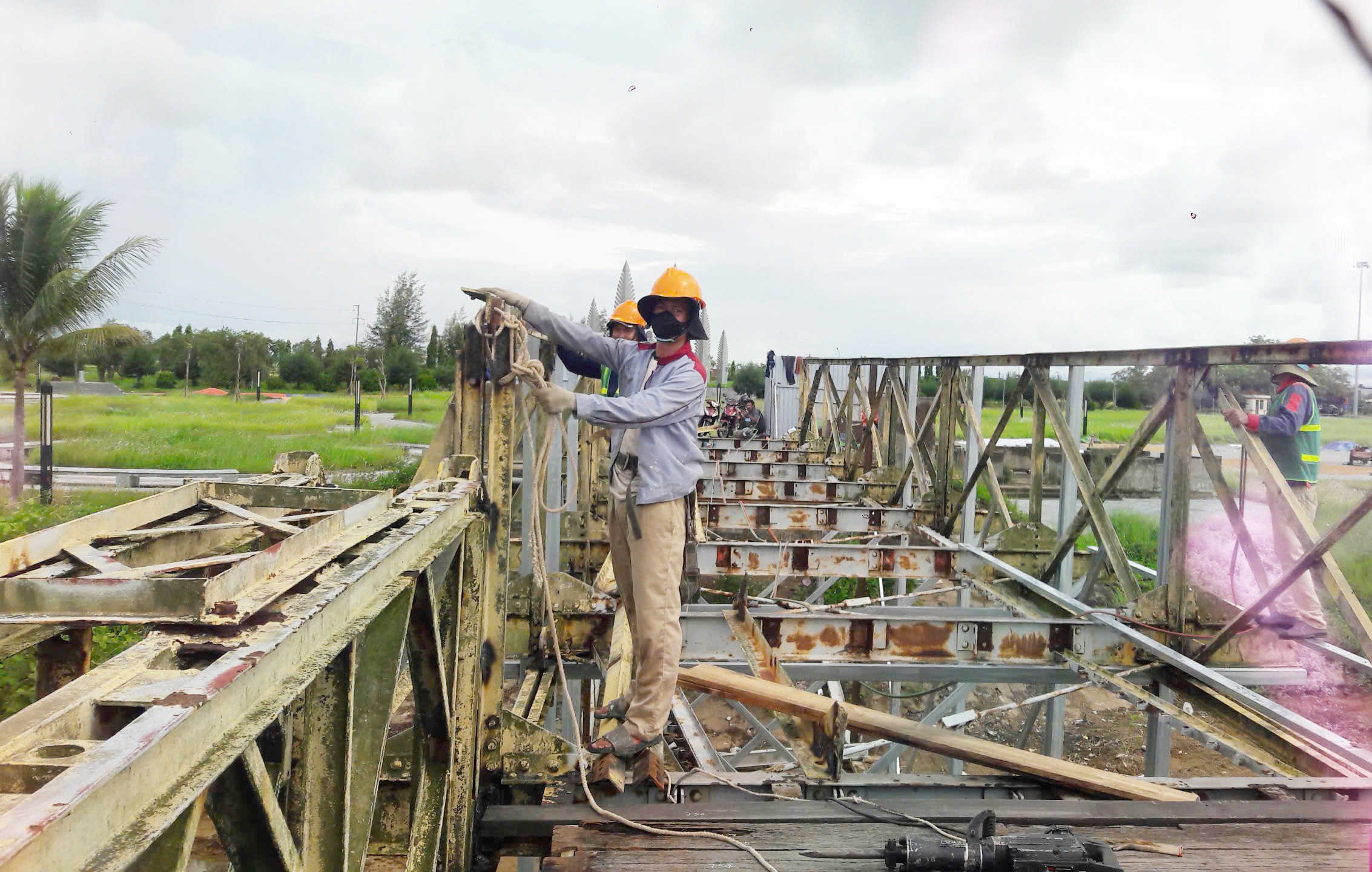 ការជួសជុល និងតុបតែងវត្ថុបុរាណប្រវត្តិសាស្ត្រជាតិពិសេសនៃធនាគារ Hien Luong - Ben Hai - រូបថត 4