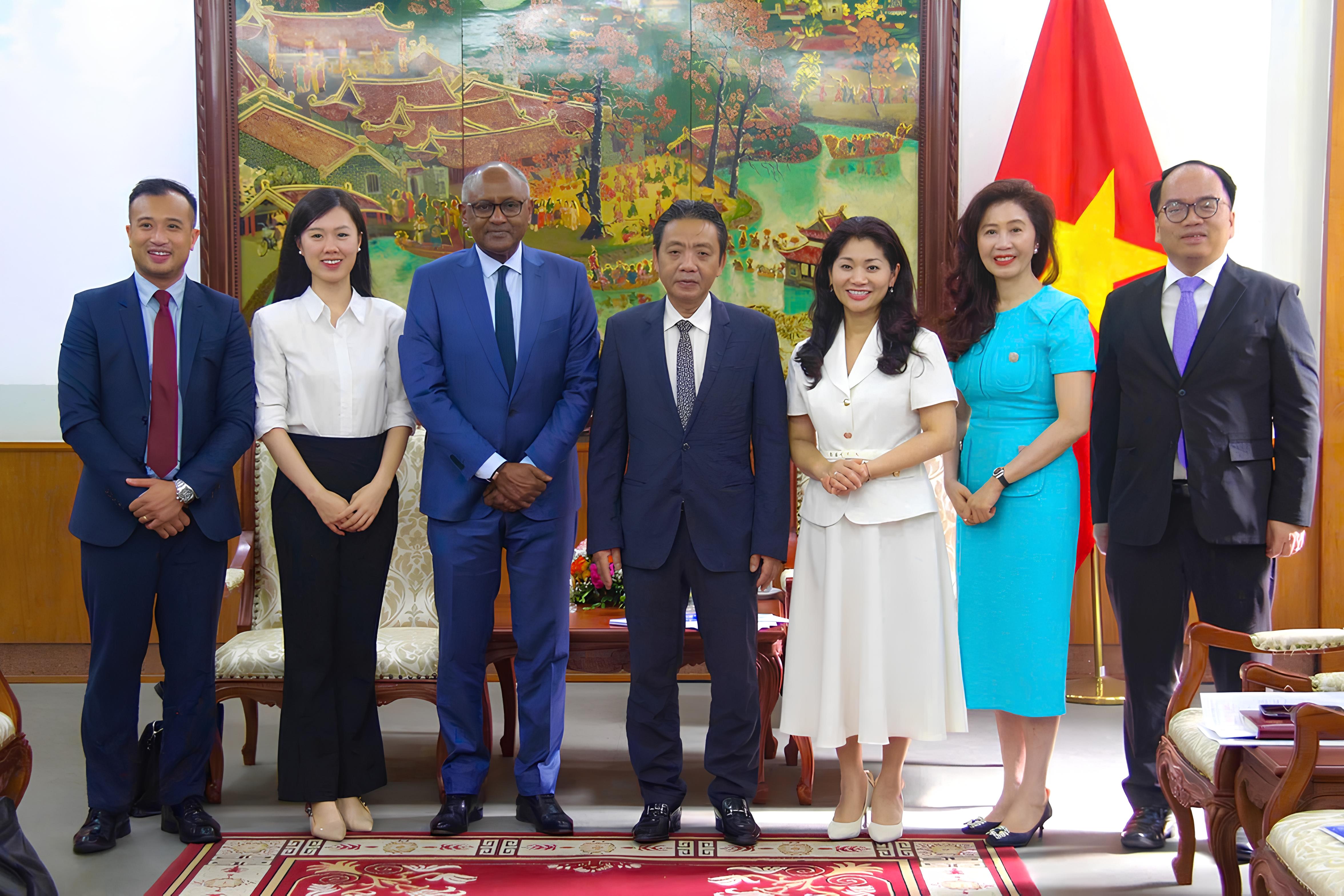 Thứ trưởng Hoàng Đạo Cương tiếp ứng cử viên Tổng Giám đốc UNESCO Firmin Edouard Matoko - ảnh 4