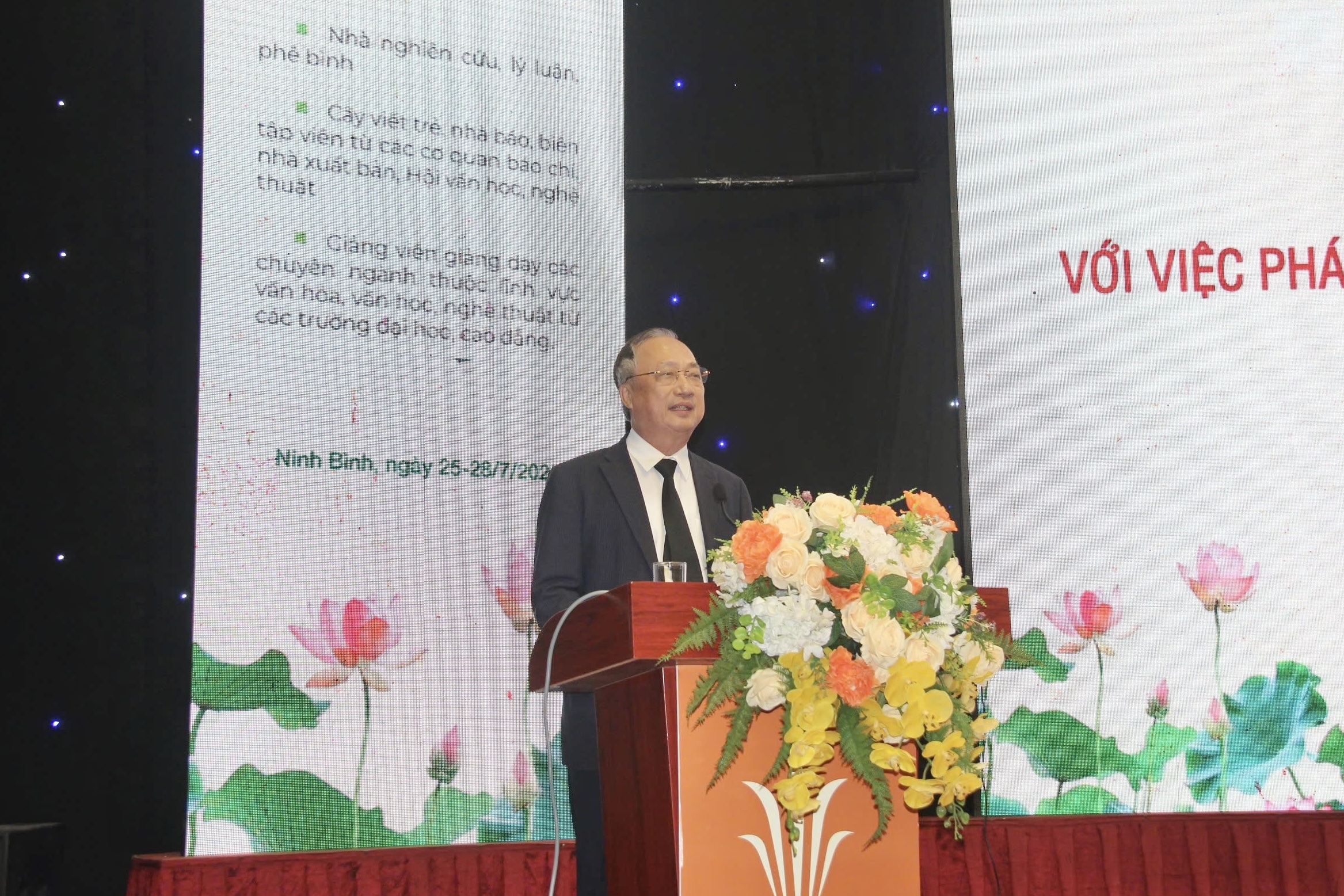 Školící kurz „Vietnamská literatura a umění s podporou národní identity při budování a rozvoji kulturního průmyslu“ - foto 1