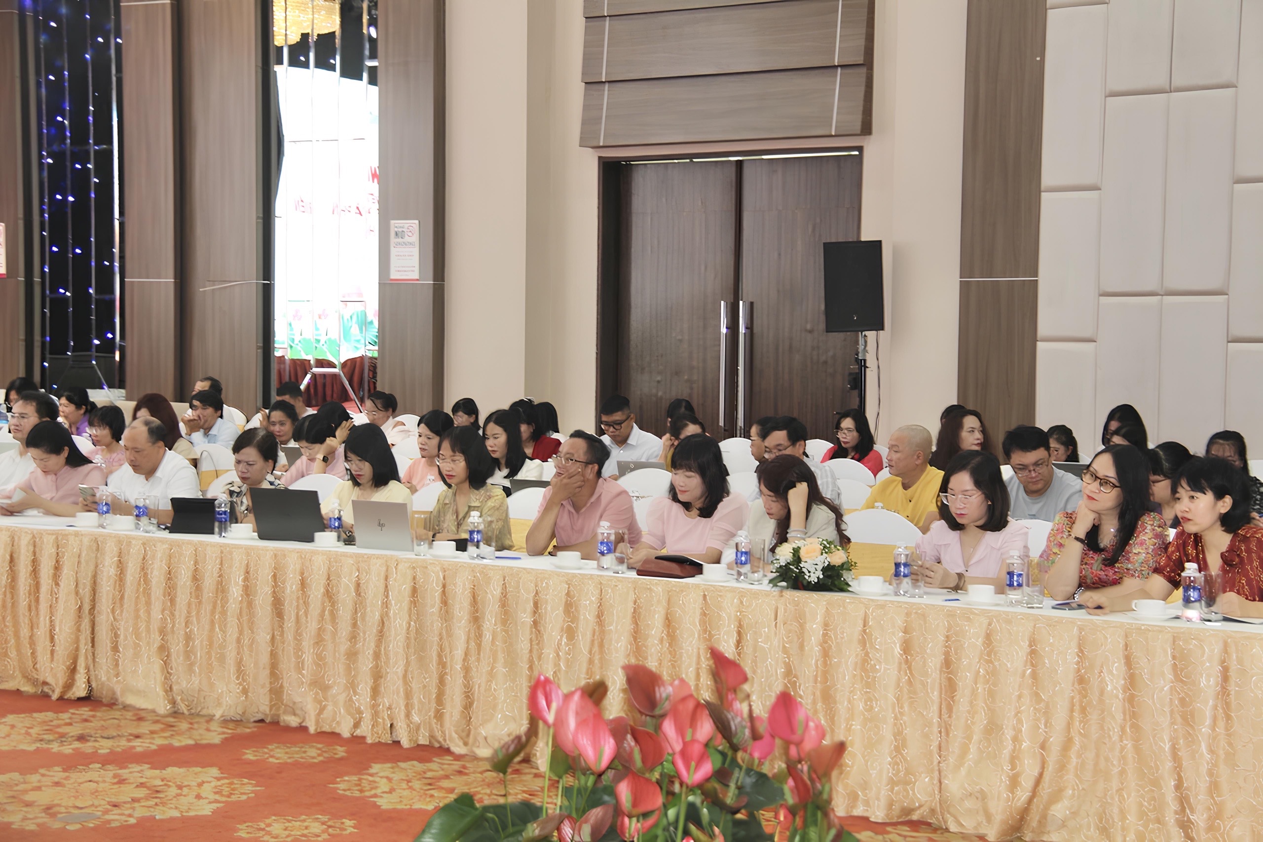 Školící kurz „Vietnamská literatura a umění s podporou národní identity při budování a rozvoji kulturního průmyslu“ - foto 4