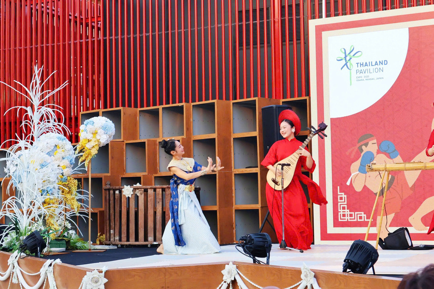 Musik tradisional Vietnam berpadu dengan Muay Thai di EXPO 2025 - foto 3